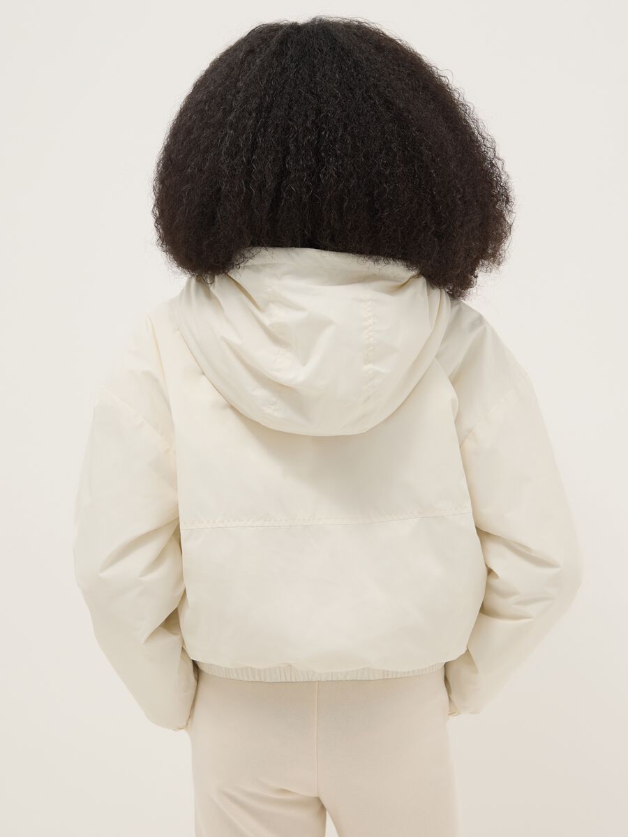 White padded regular fit jacket with hood for girls_1