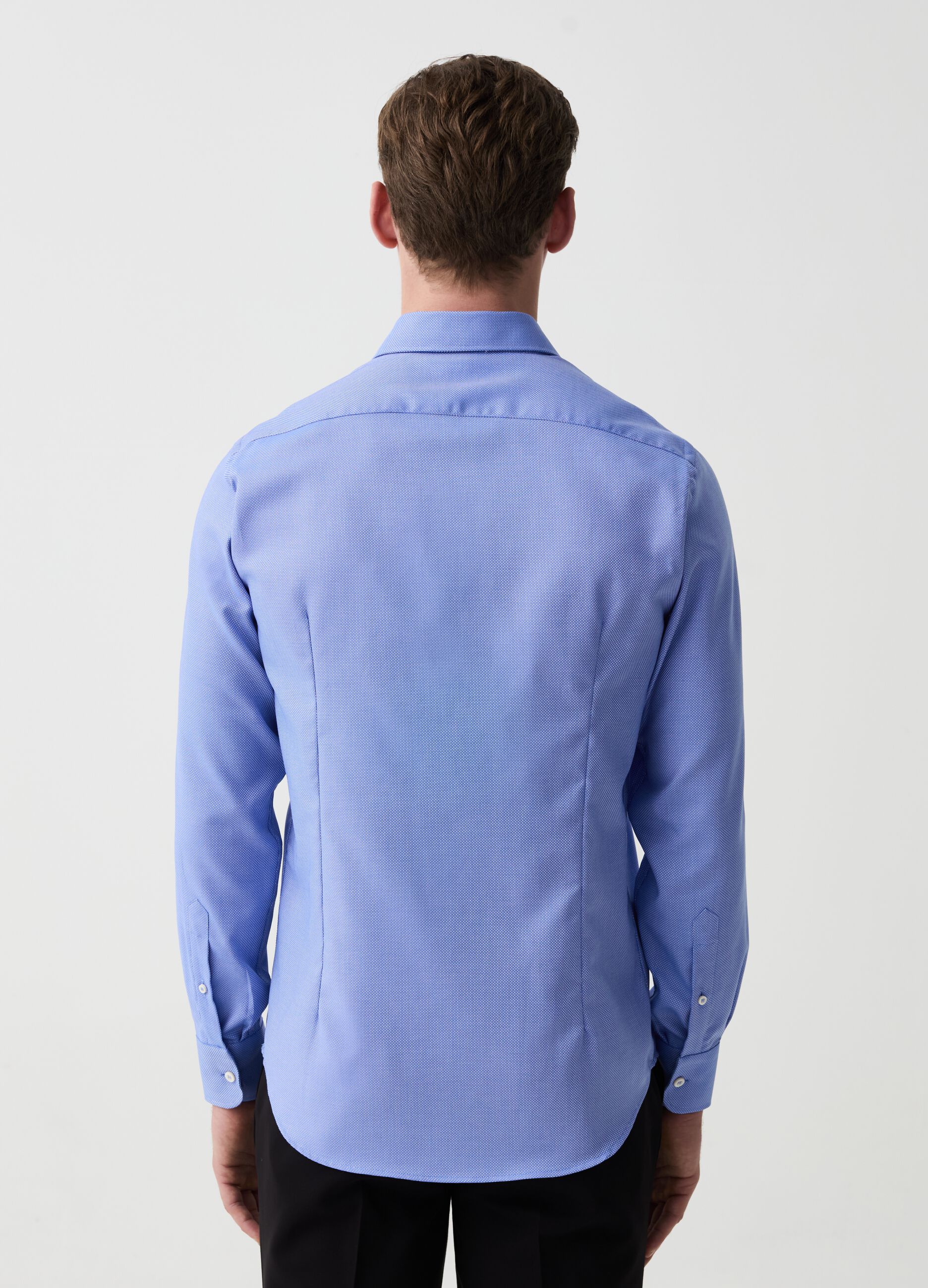 Camisa slim fit planchado fácil con microestampado