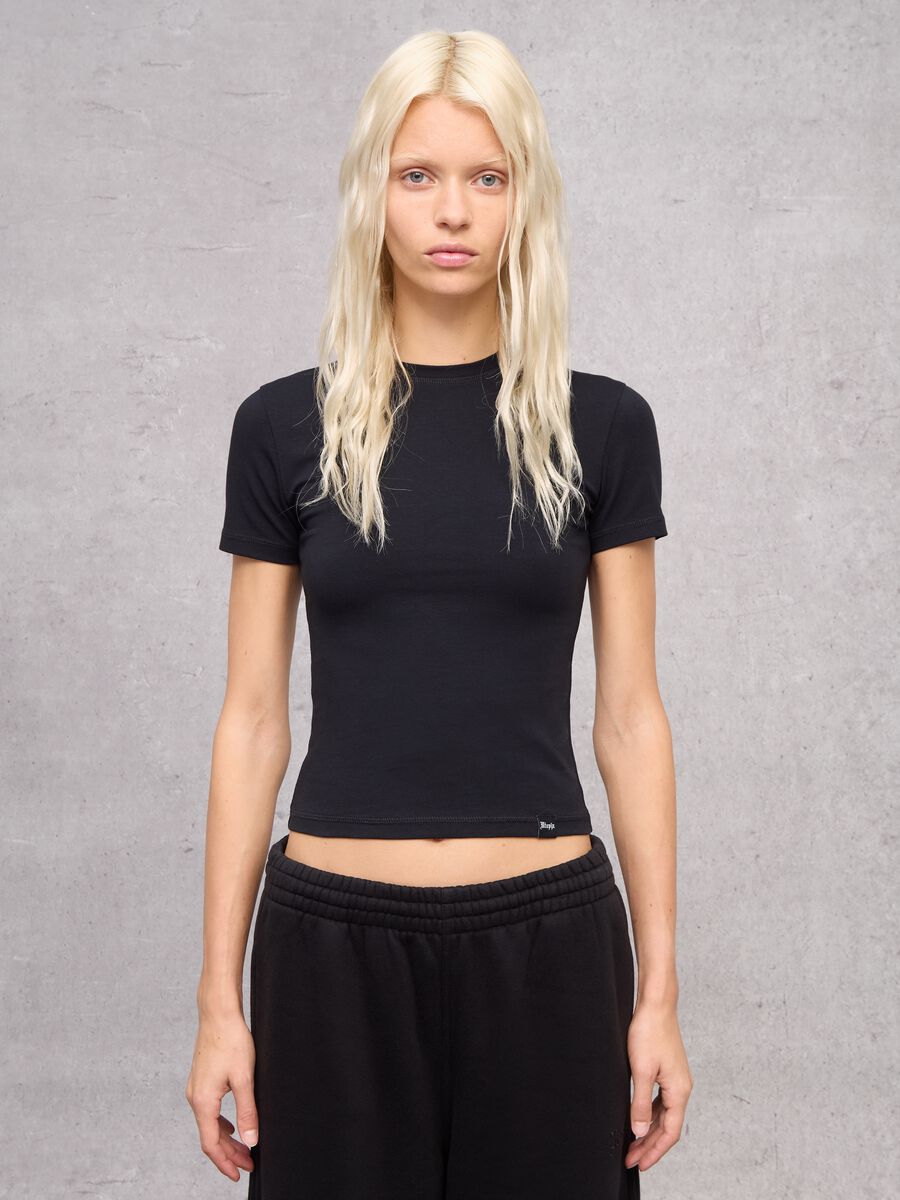 Camiseta negra perfecta_0