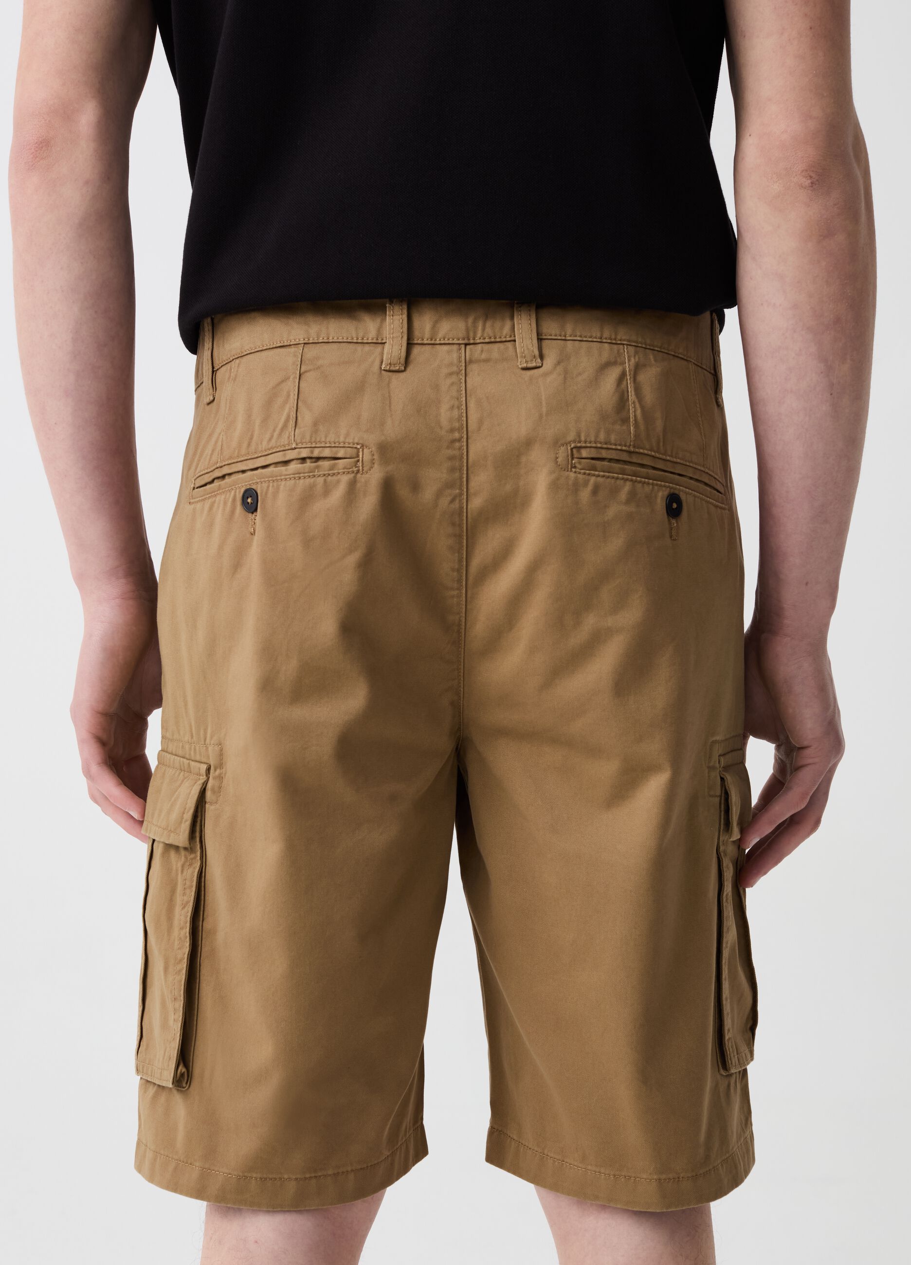 Loose-fit cargo Bermuda shorts