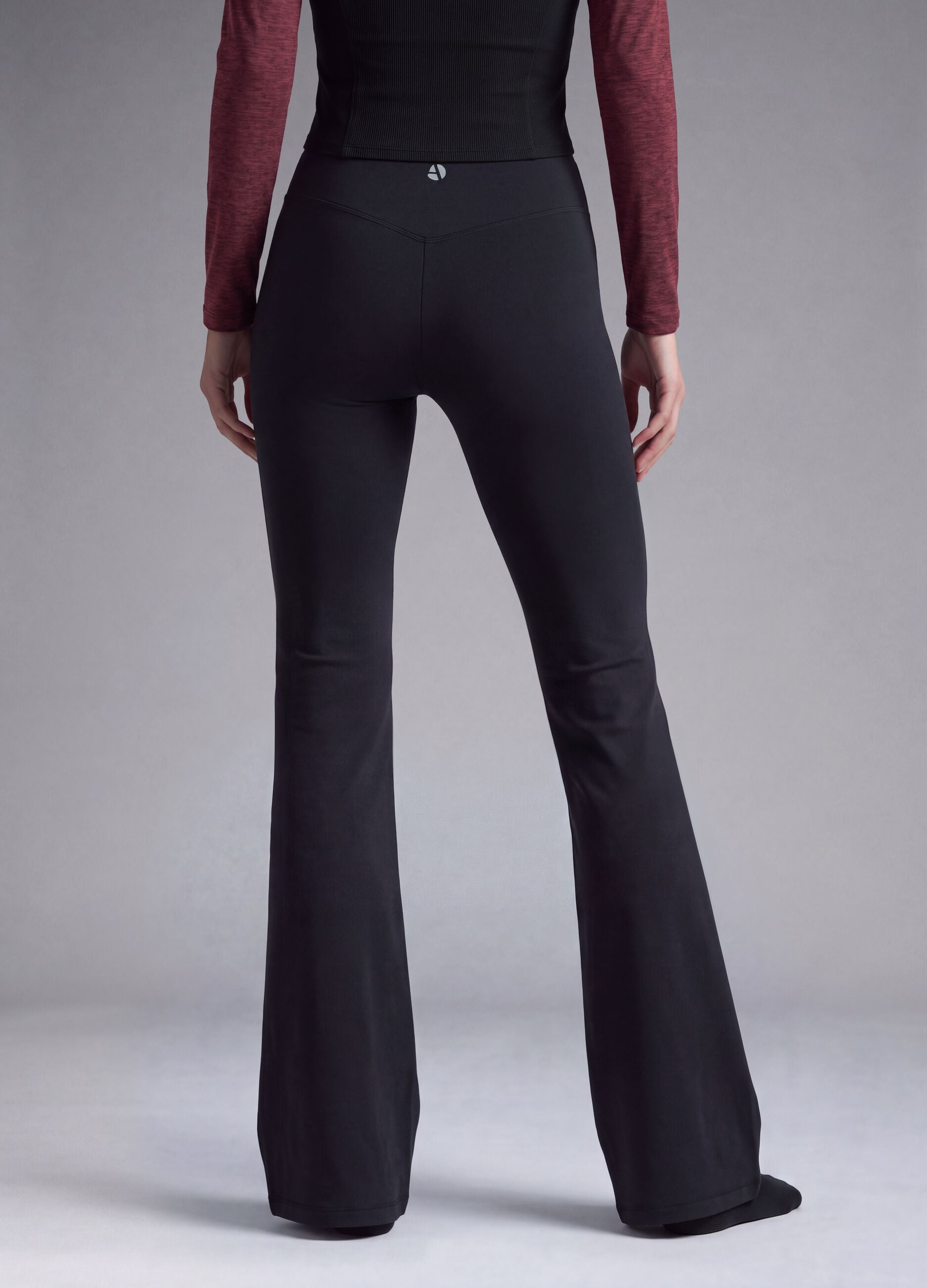 Leggings neri flare in tessuto elasticizzato traspirante ALTAVIA STUDIO