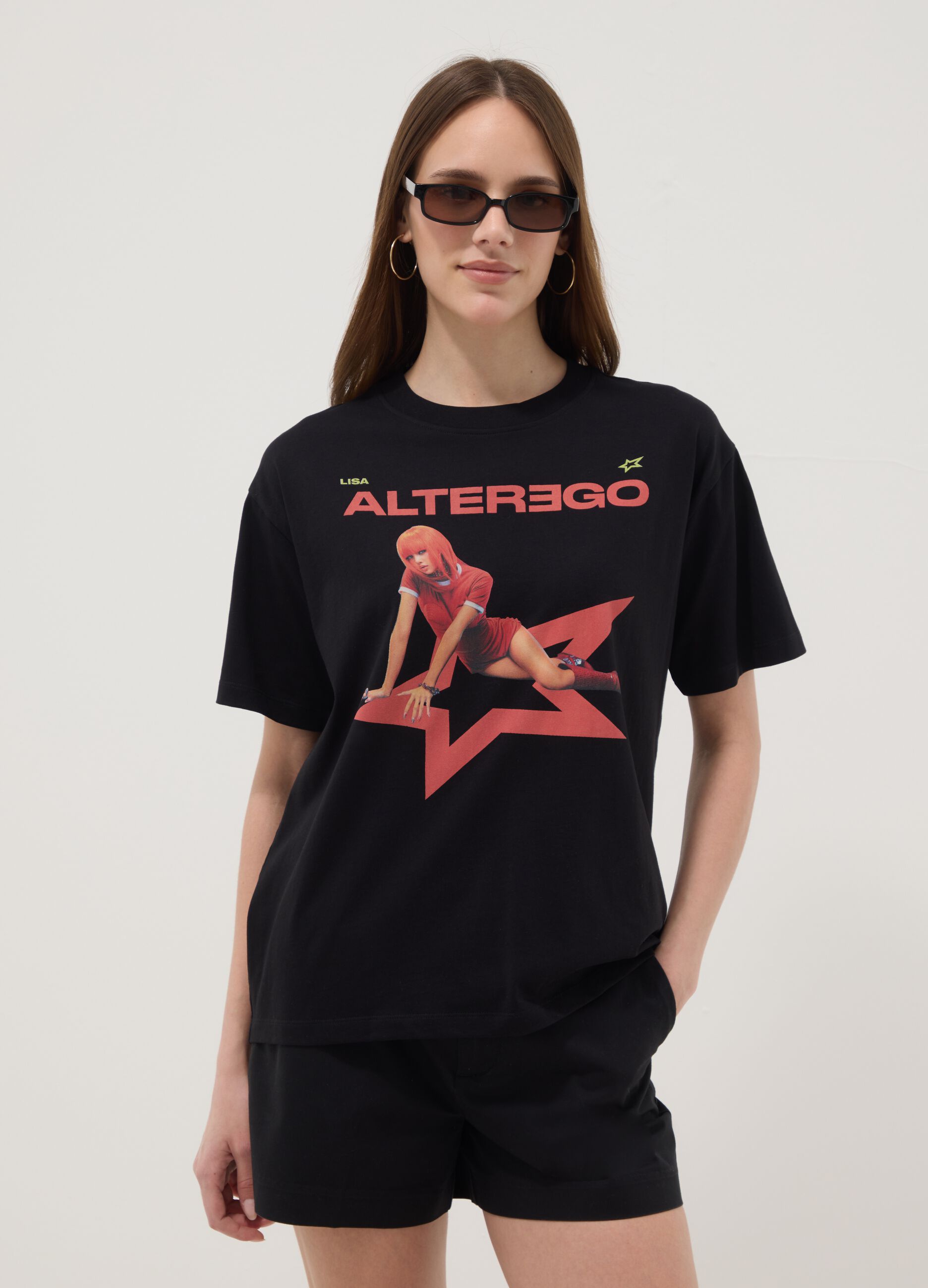 Black short-sleeved pure cotton T-shirt with graphic print