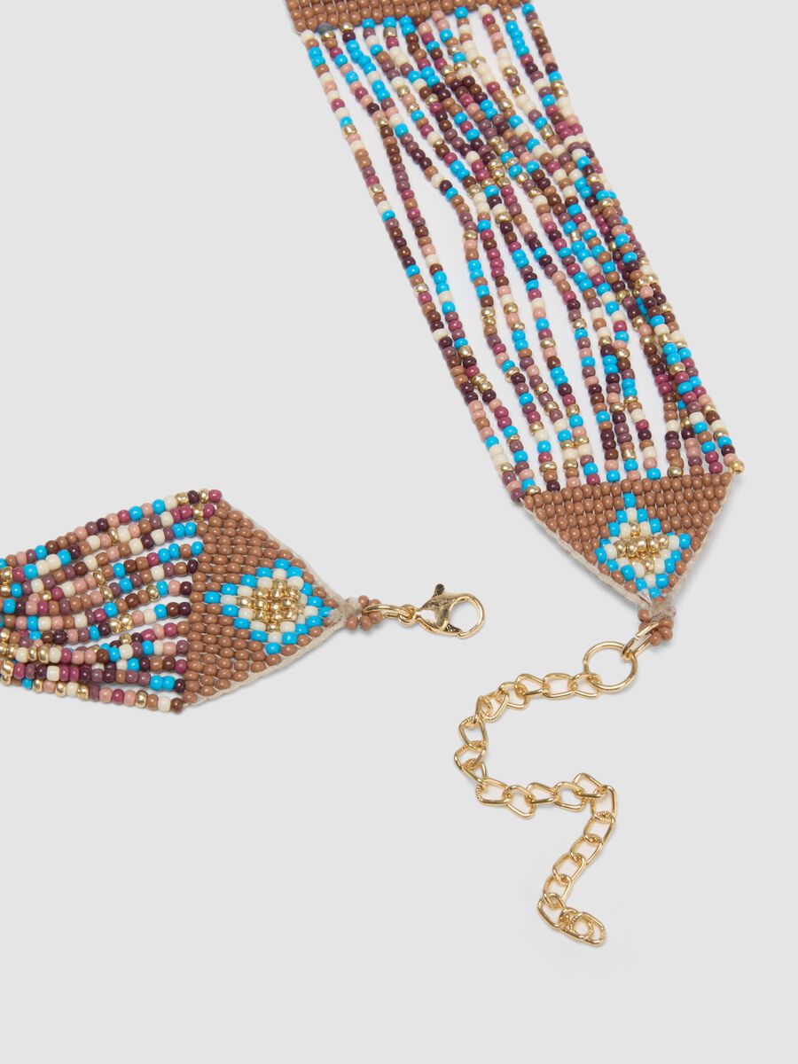 Multicolour beaded necklace with geometric details_2