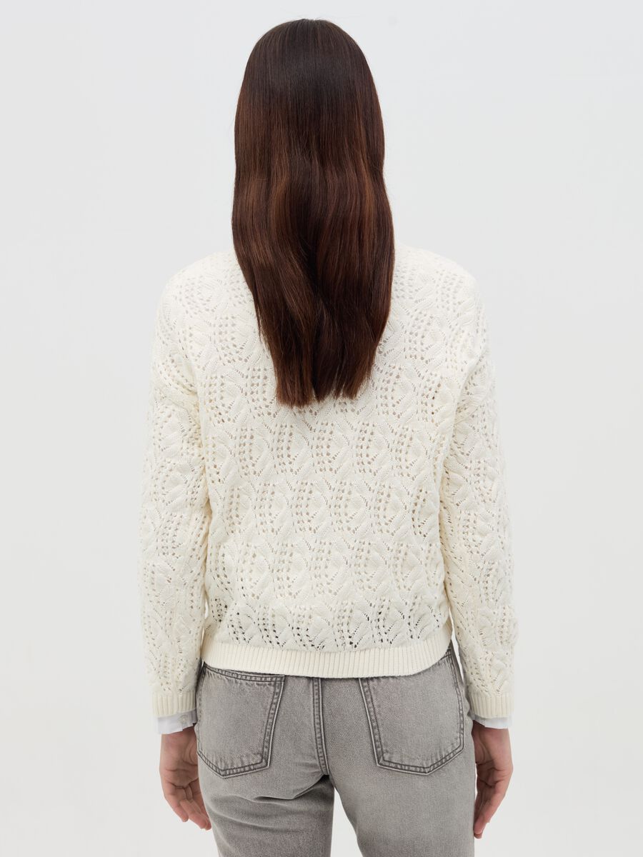 Crochet pullover with round neck_3