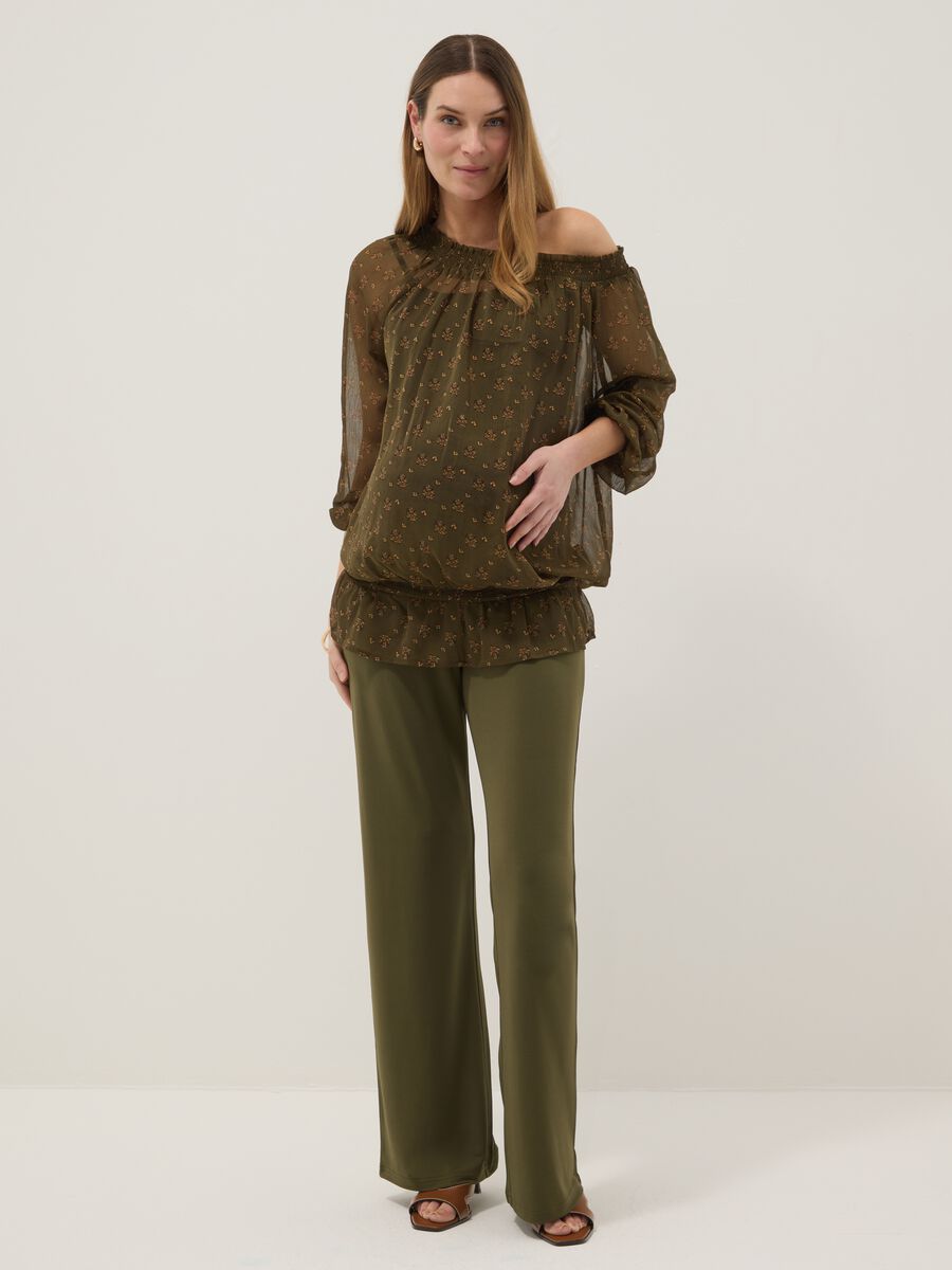Blusa premaman verde con scollo a barchetta e stampa fantasia_0