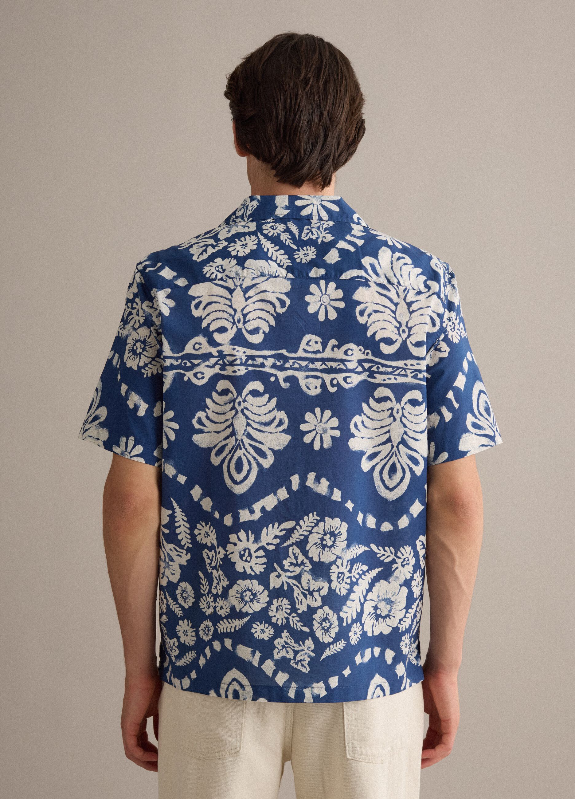 Blue organic cotton shirt with all-over print