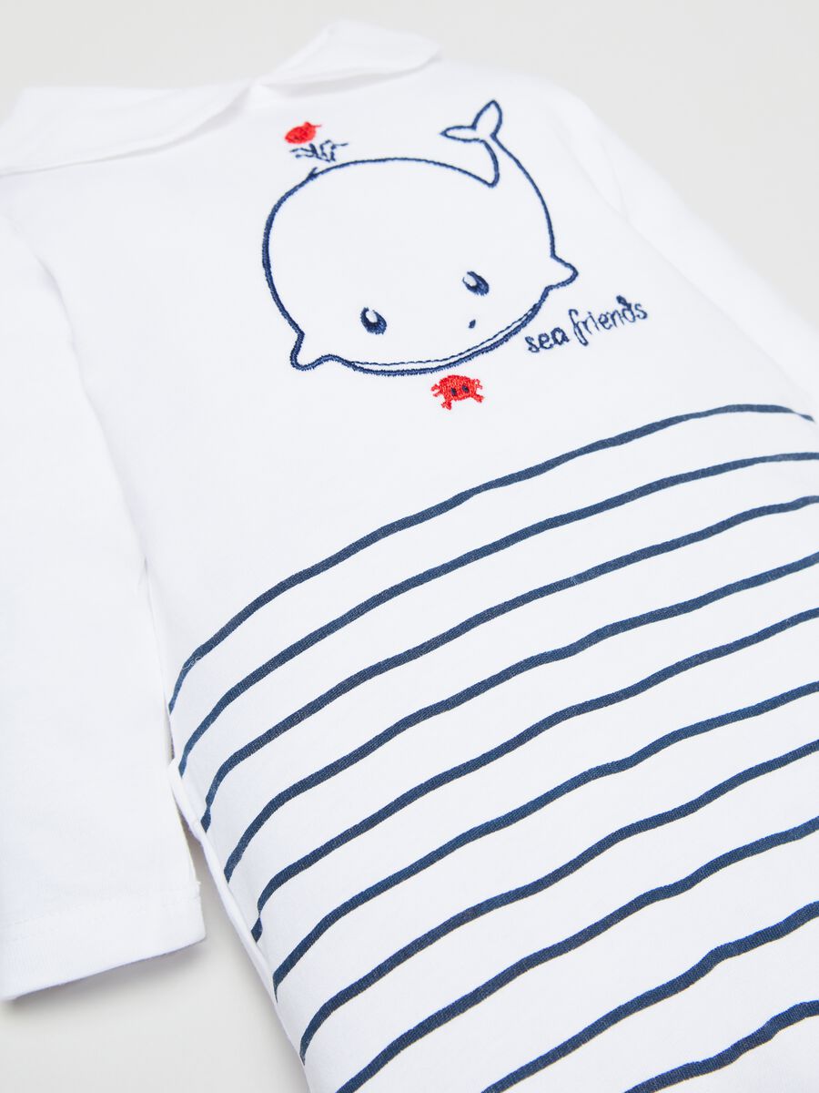 Onesie with feet and embroidered whale_1
