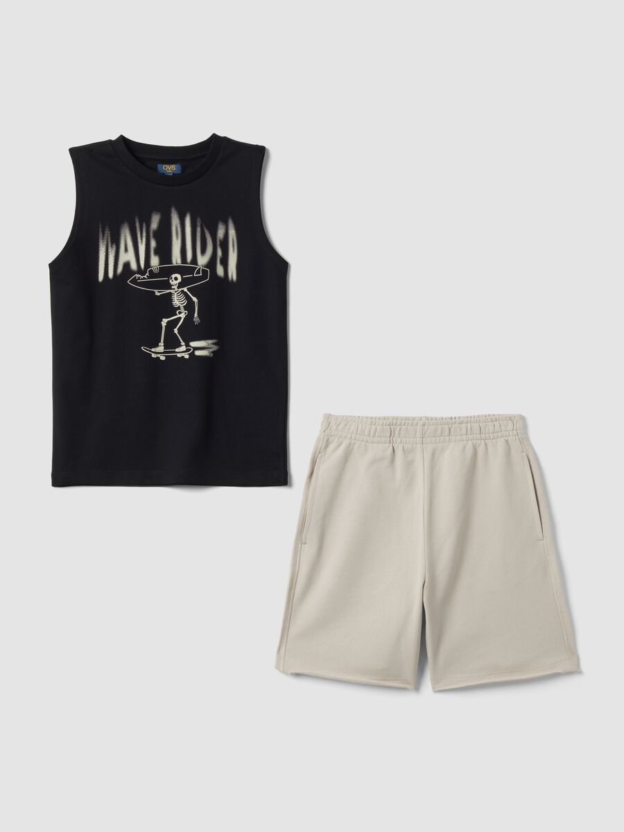 Blue and beige pure cotton set with vest and shorts_0