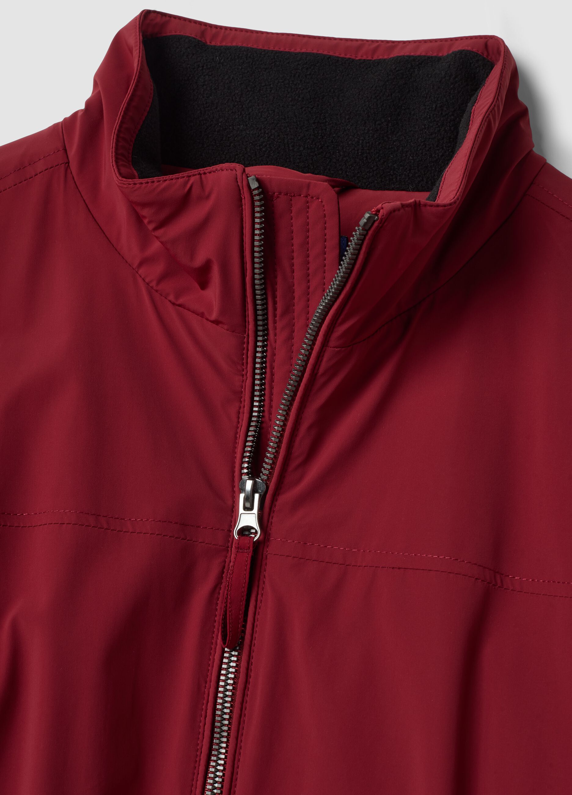 Rote Jacke aus Stretchmaterial mit Rei&szlig;verschluss