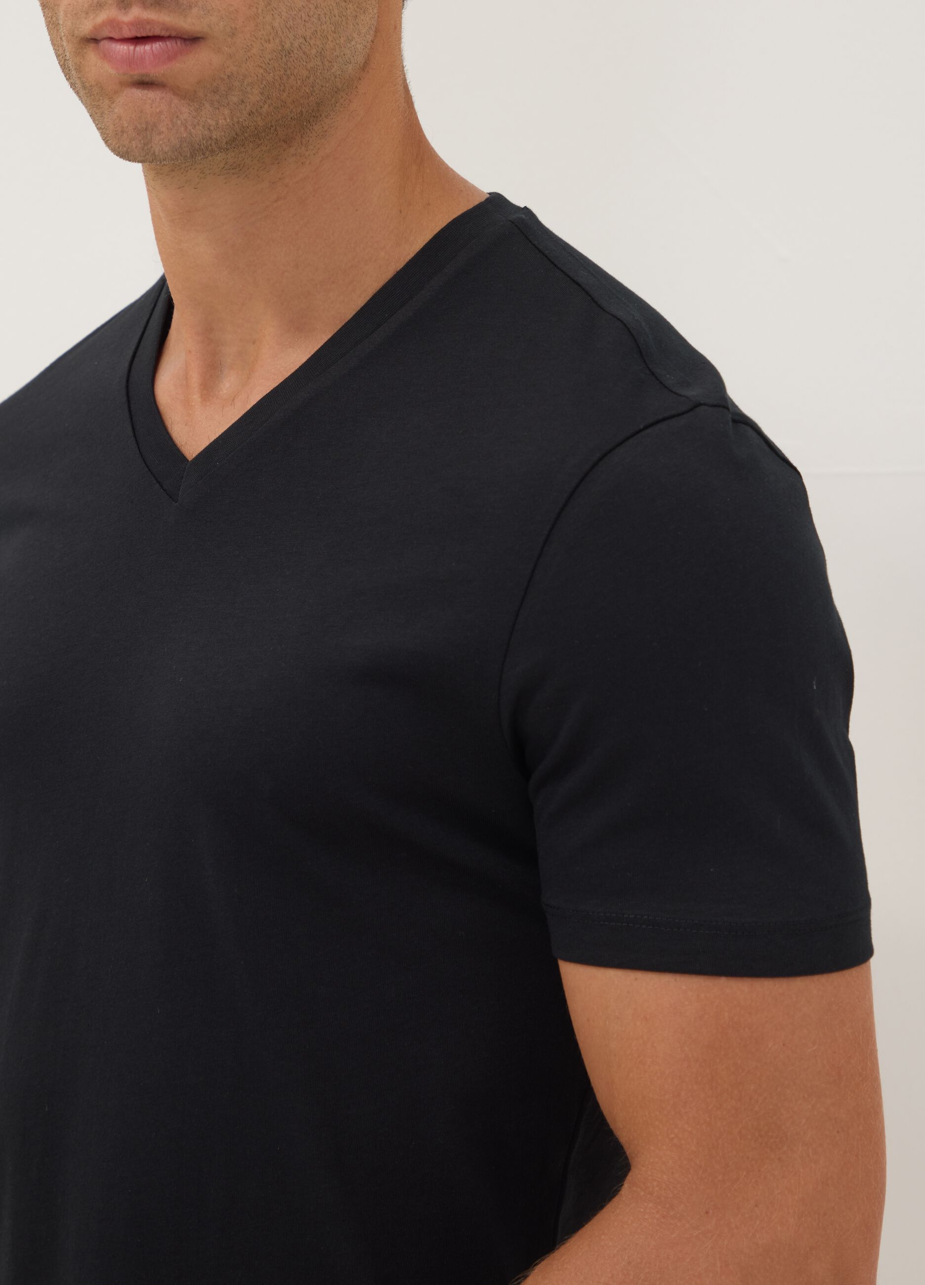 3-pack of blue organic cotton V-neck T-shirts