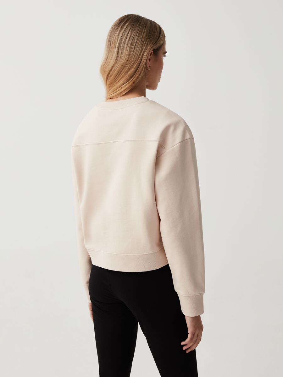 Essential sweatshirt with dropped shoulder_2