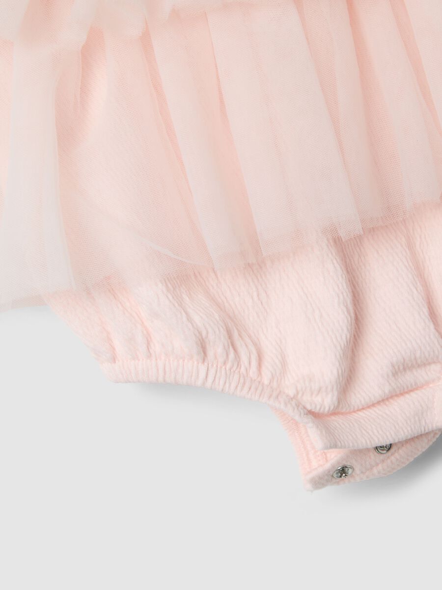 Pink stretchy cotton baby romper with ruffles_2