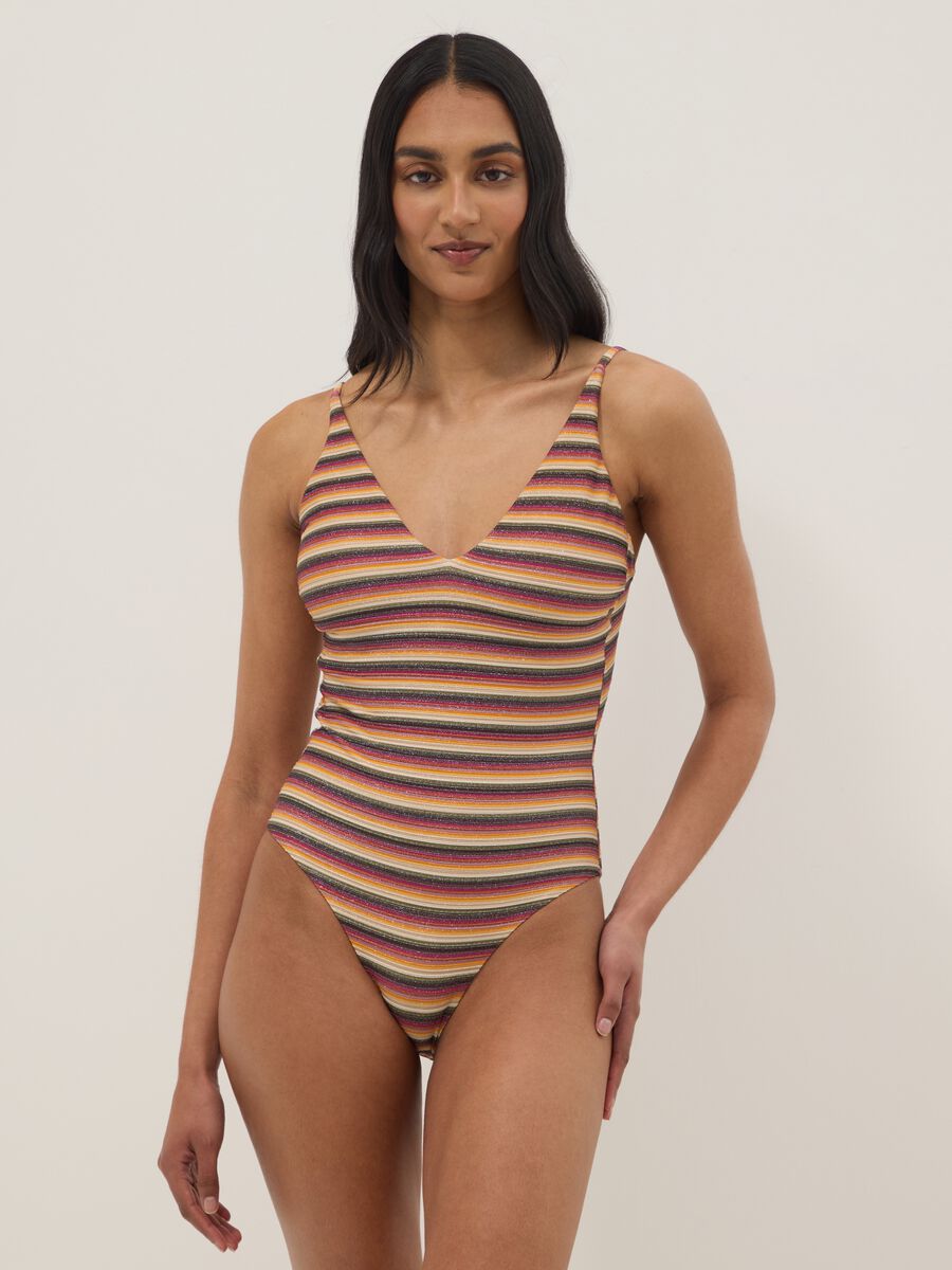 &Omicron;&lambda;ό&sigma;&omega;&mu;&omicron; &mu;&alpha;&gamma;&iota;ό &alpha;&pi;ό &epsilon;&lambda;&alpha;&sigma;&tau;&iota;&kappa;ό ύ&phi;&alpha;&sigma;&mu;&alpha; &mu;&epsilon; &pi;&omicron;&lambda;ύ&chi;&rho;&omega;&mu;&epsilon;&sigmaf; &rho;ί&gamma;&epsilon;&sigmaf;_0