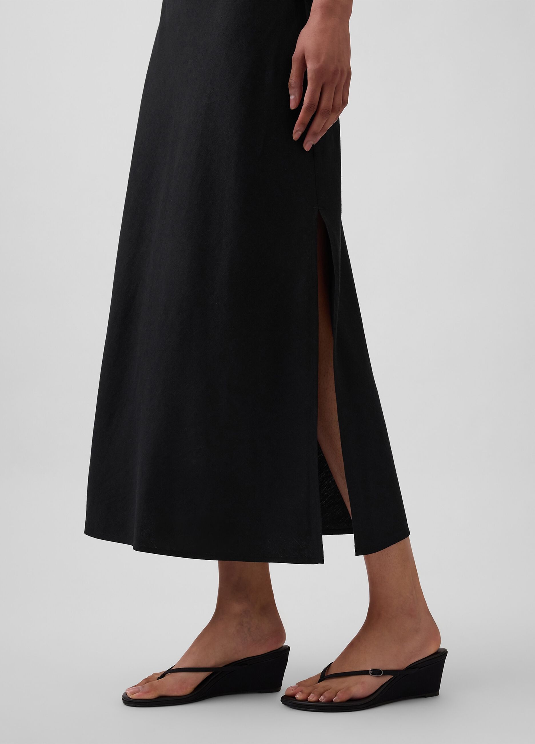 Long linen-blend skirt