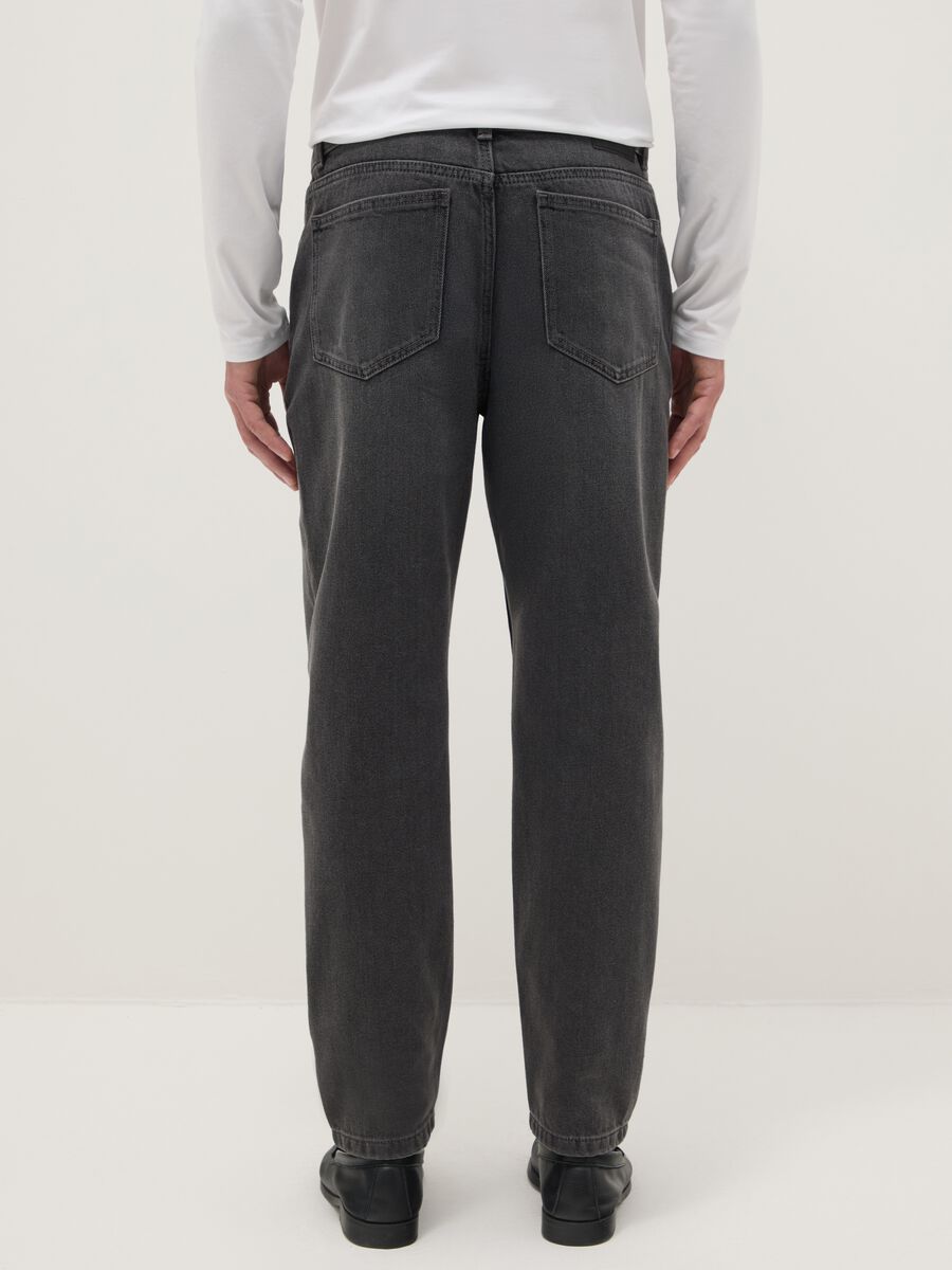 Black Cotton Blend Regular Tapered Jeans_2