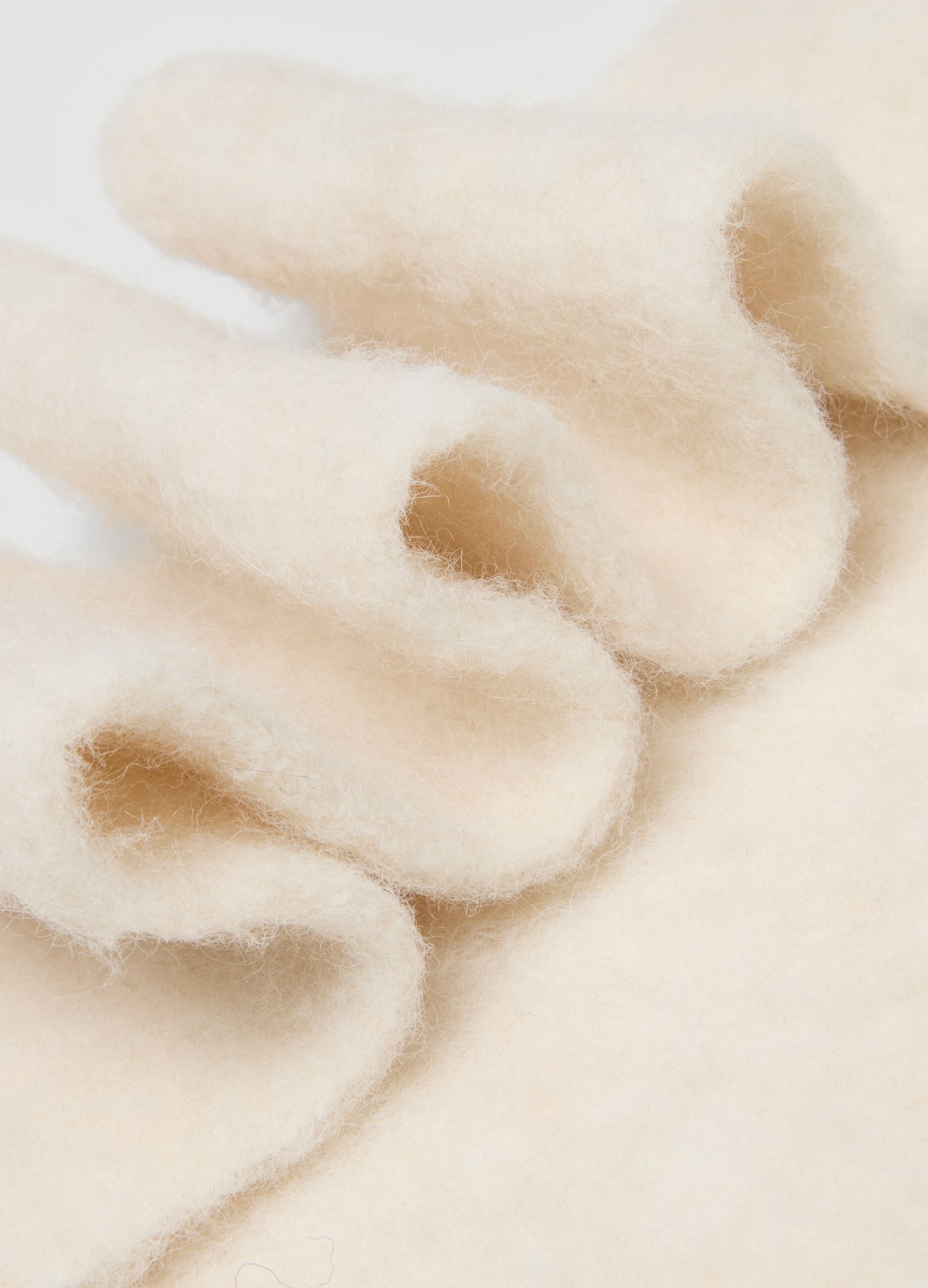 Sciarpa bianca in misto lana elasticizzata con ricami sciatori