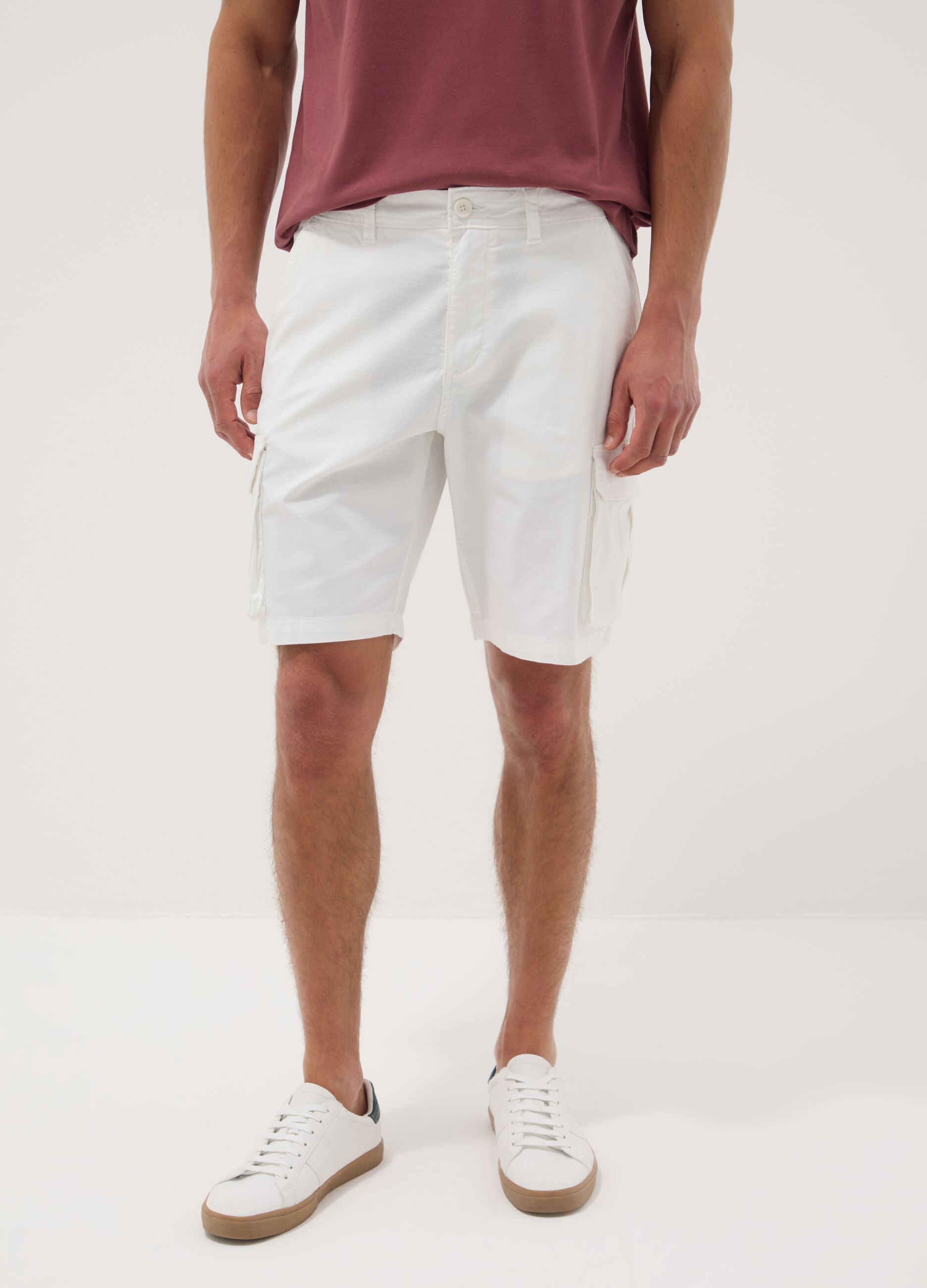 White stretch cotton cargo shorts