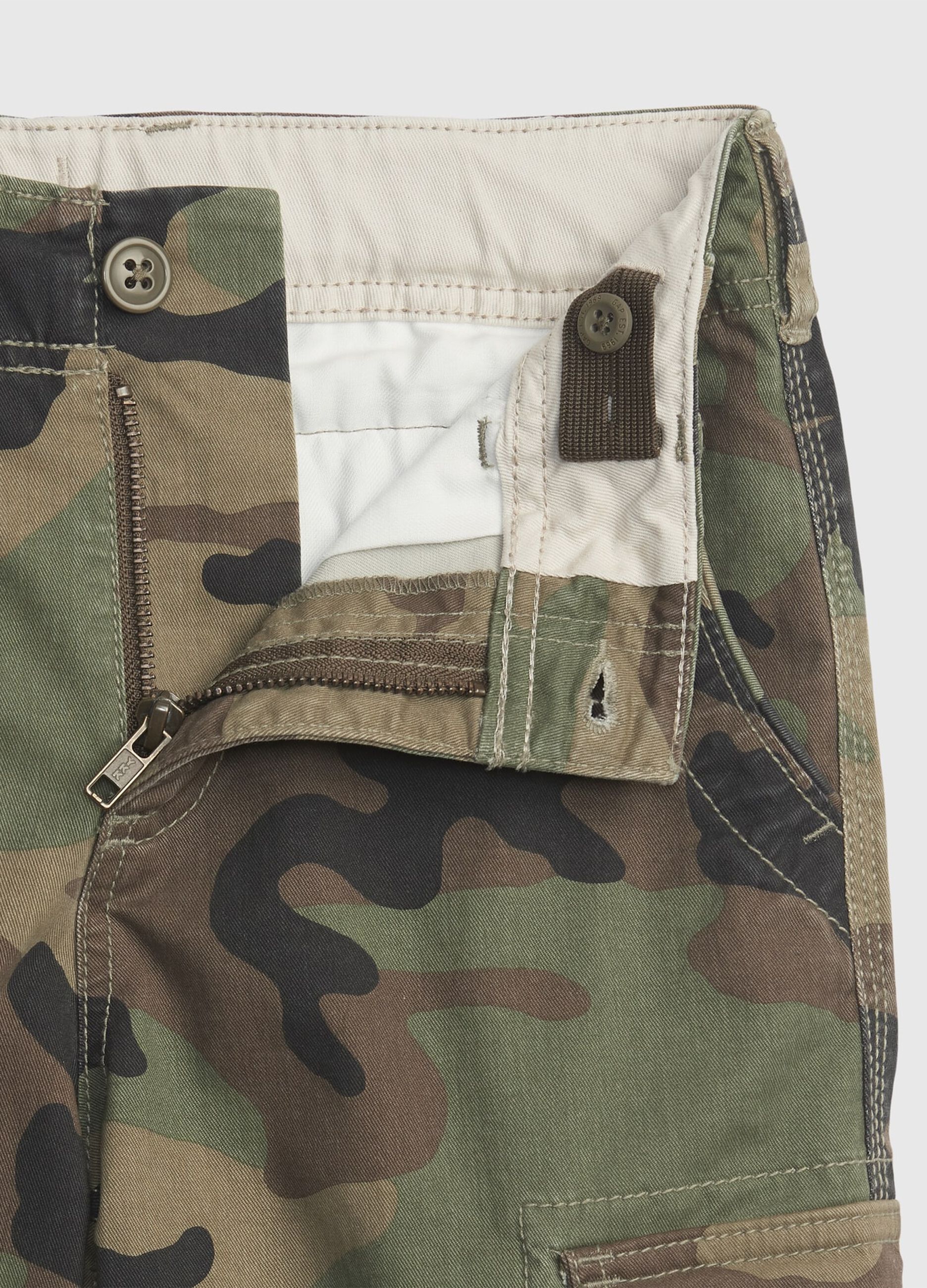Cargo Bermuda shorts in camouflage stretch cotton