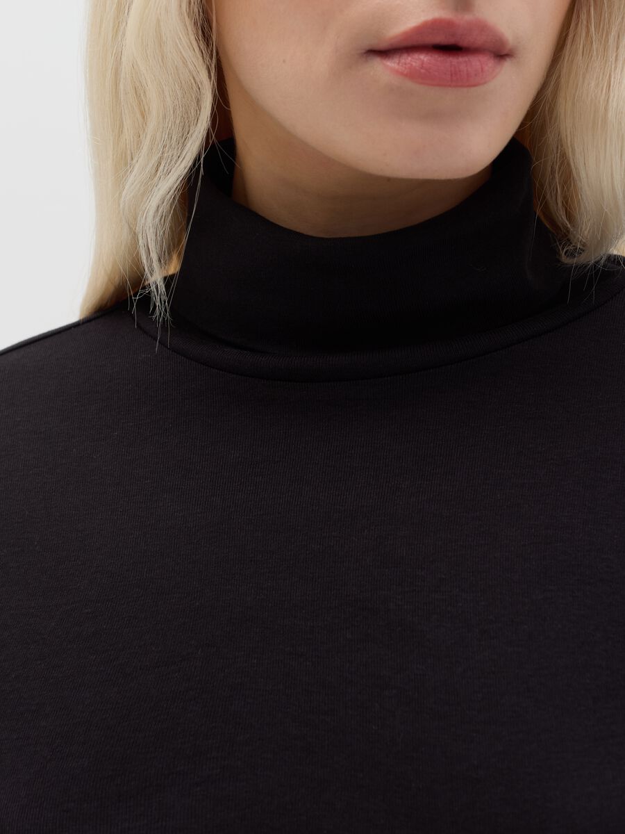 T-shirt with long sleeves and high neck_3