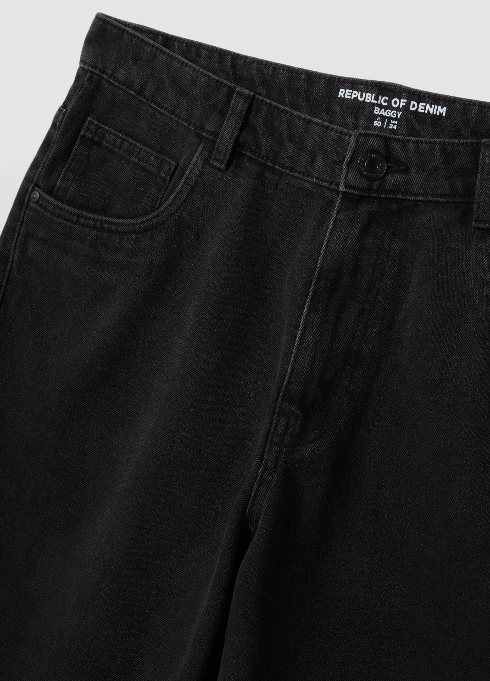 Bermudas vaqueras negras de mezcla de algod&oacute;n, corte baggy