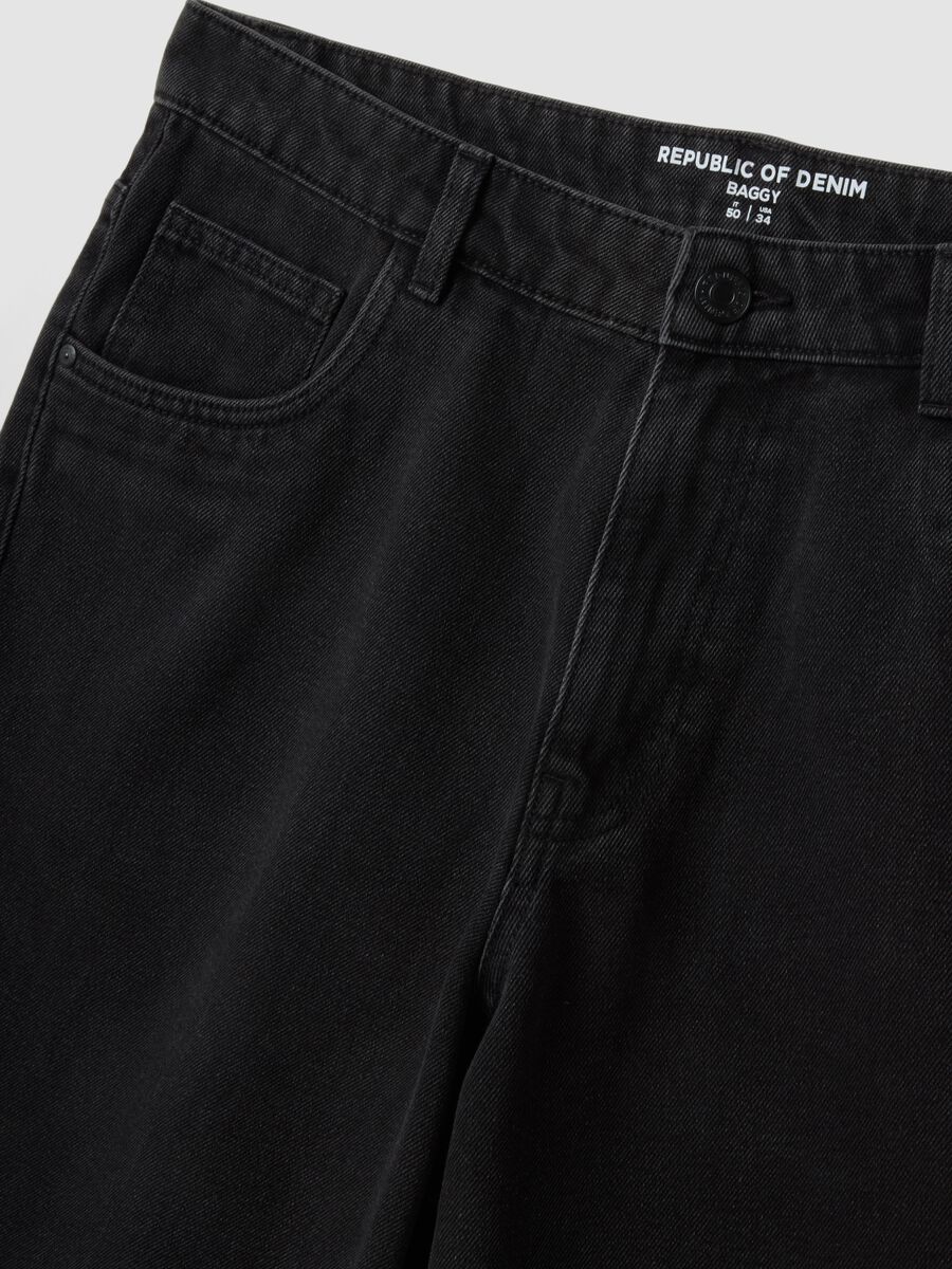 Bermudas de ganga pretas em mistura de algod&atilde;o, corte baggy_6