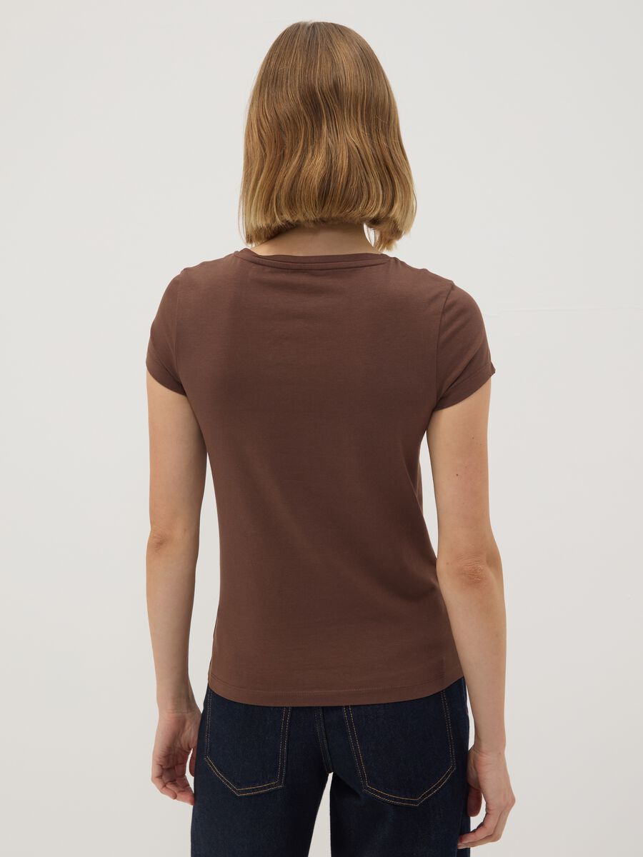 Braunes T-Shirt aus Stretch-Baumwolle mit Rundhalsausschnitt, Regular Fit_3
