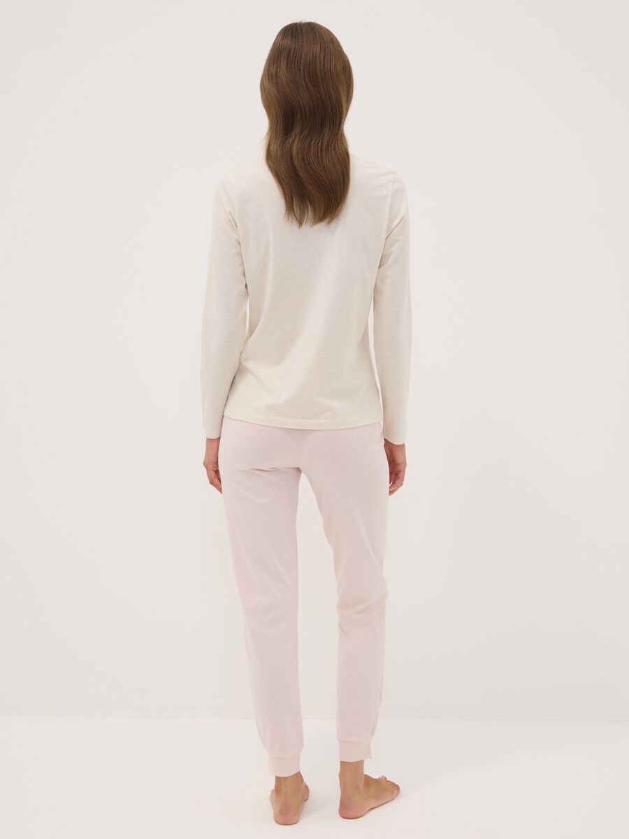 Beige organic cotton pyjamas with raised croissant embroidery_3