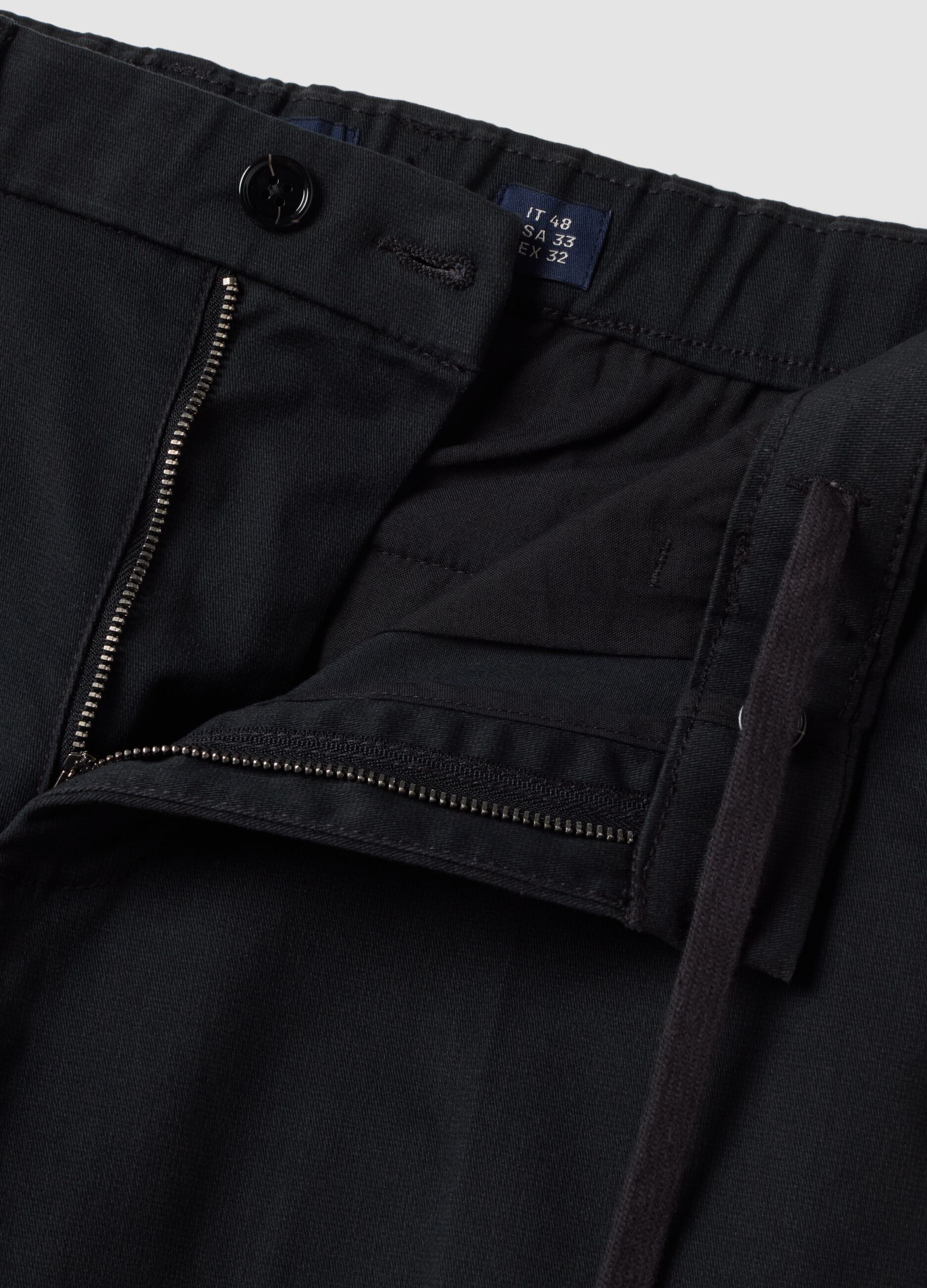 Sive slim-fit chino hlače od elastičnog twilla