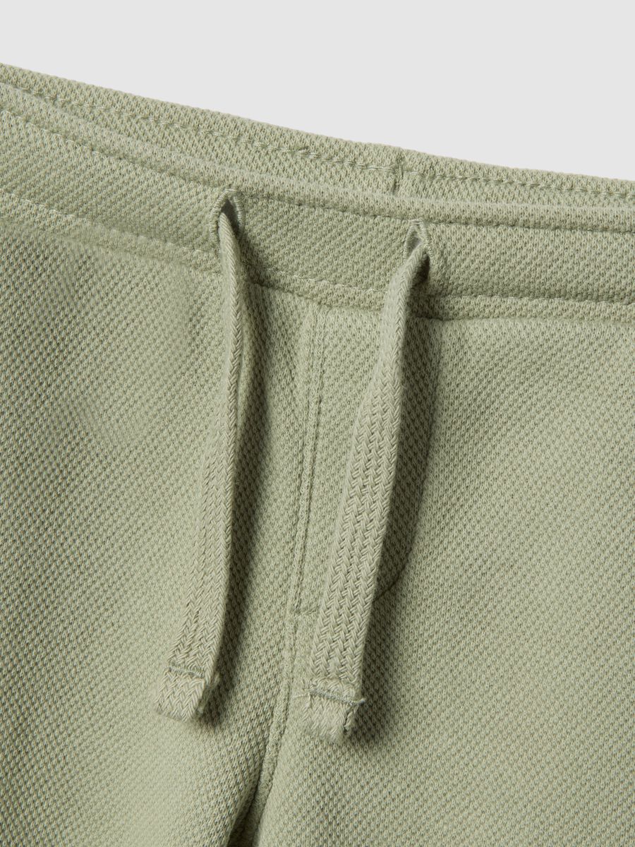 Shorts cargo verdes para beb&eacute; en mezcla de algod&oacute;n, corte regular_2