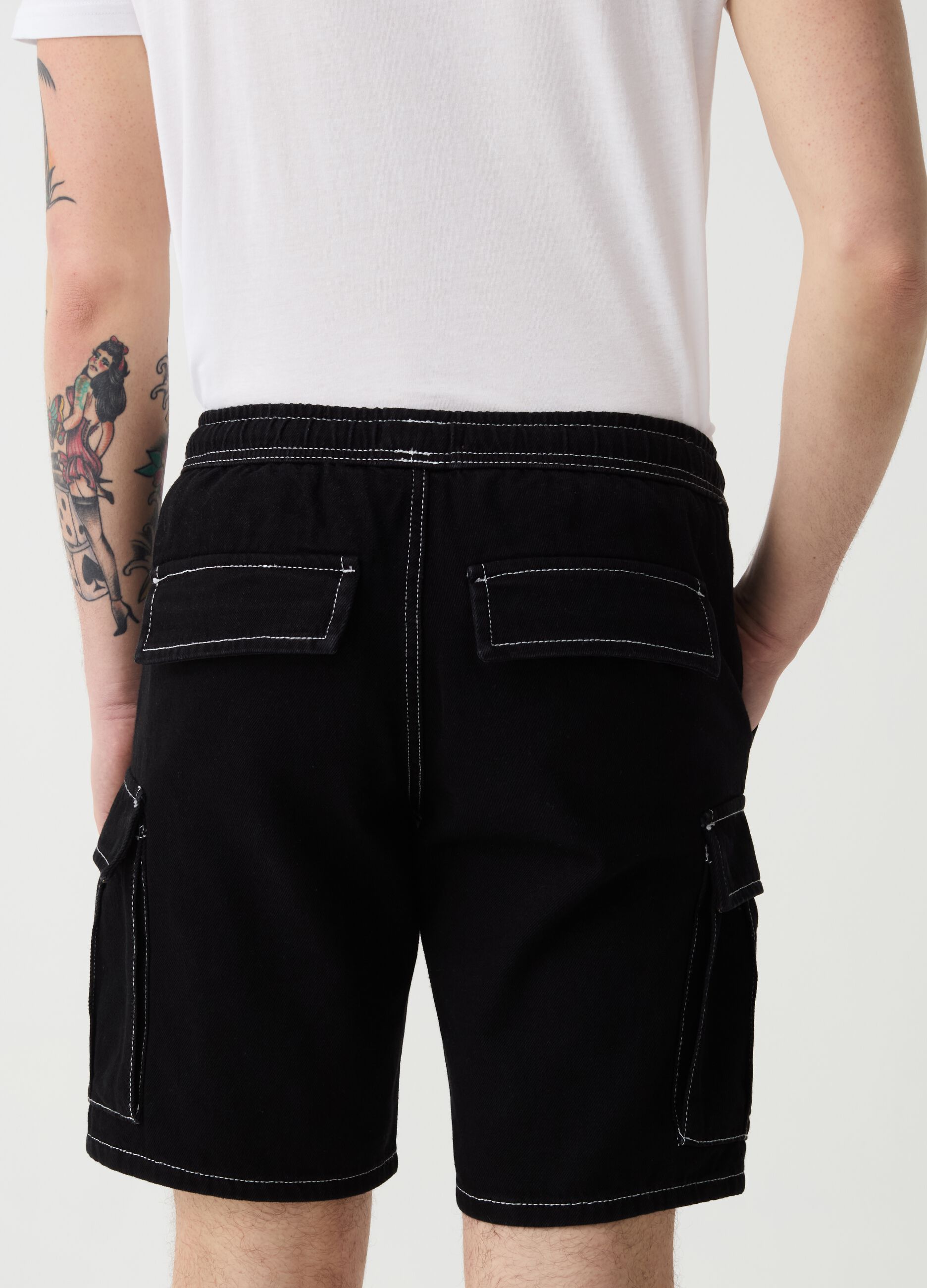 Denim Bermuda cargo shorts with contrasting stitching
