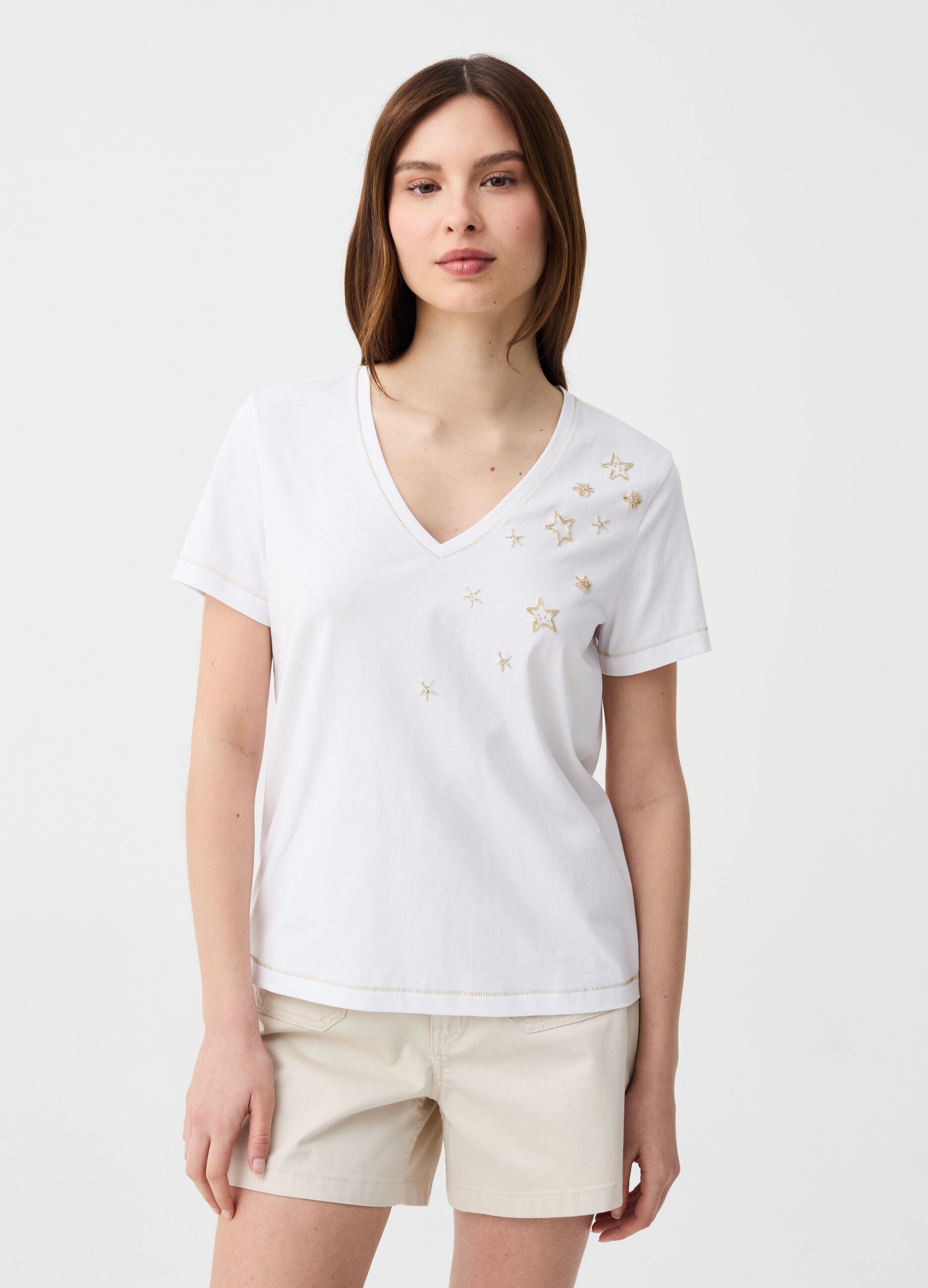 T-shirt with stars application