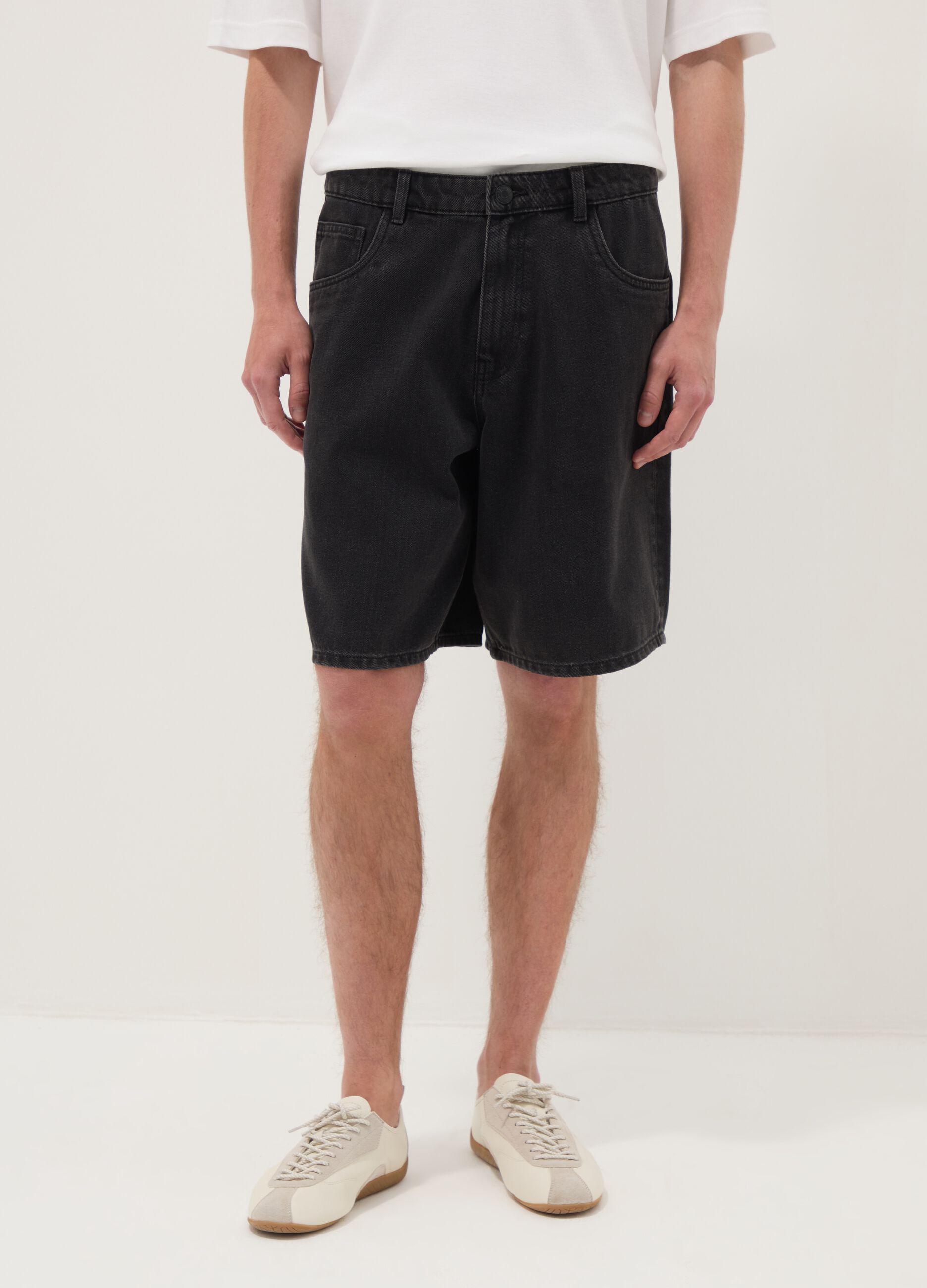 Bermudas vaqueras negras de mezcla de algod&oacute;n, corte baggy