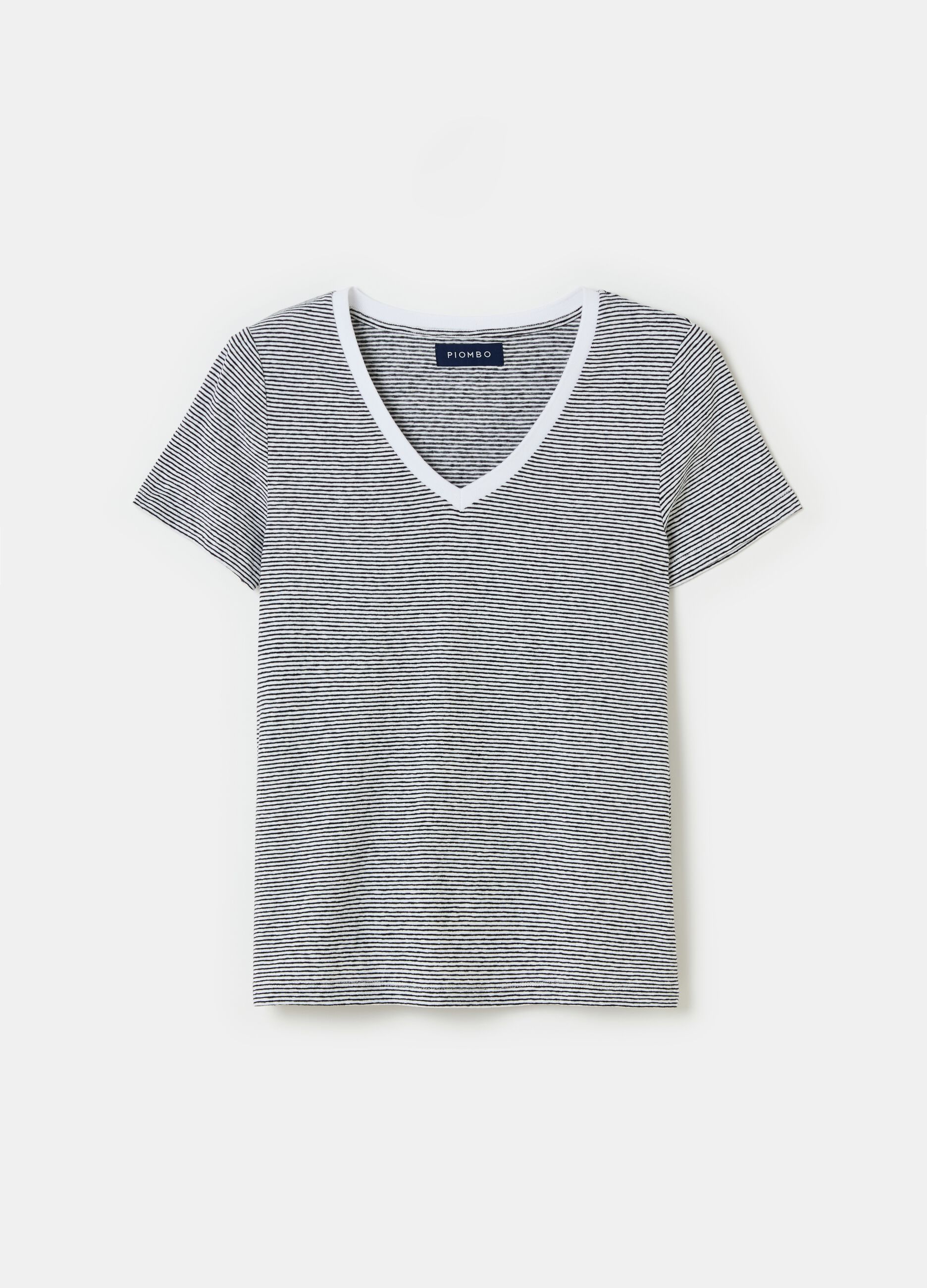 Contemporary T-shirt with thin stripes