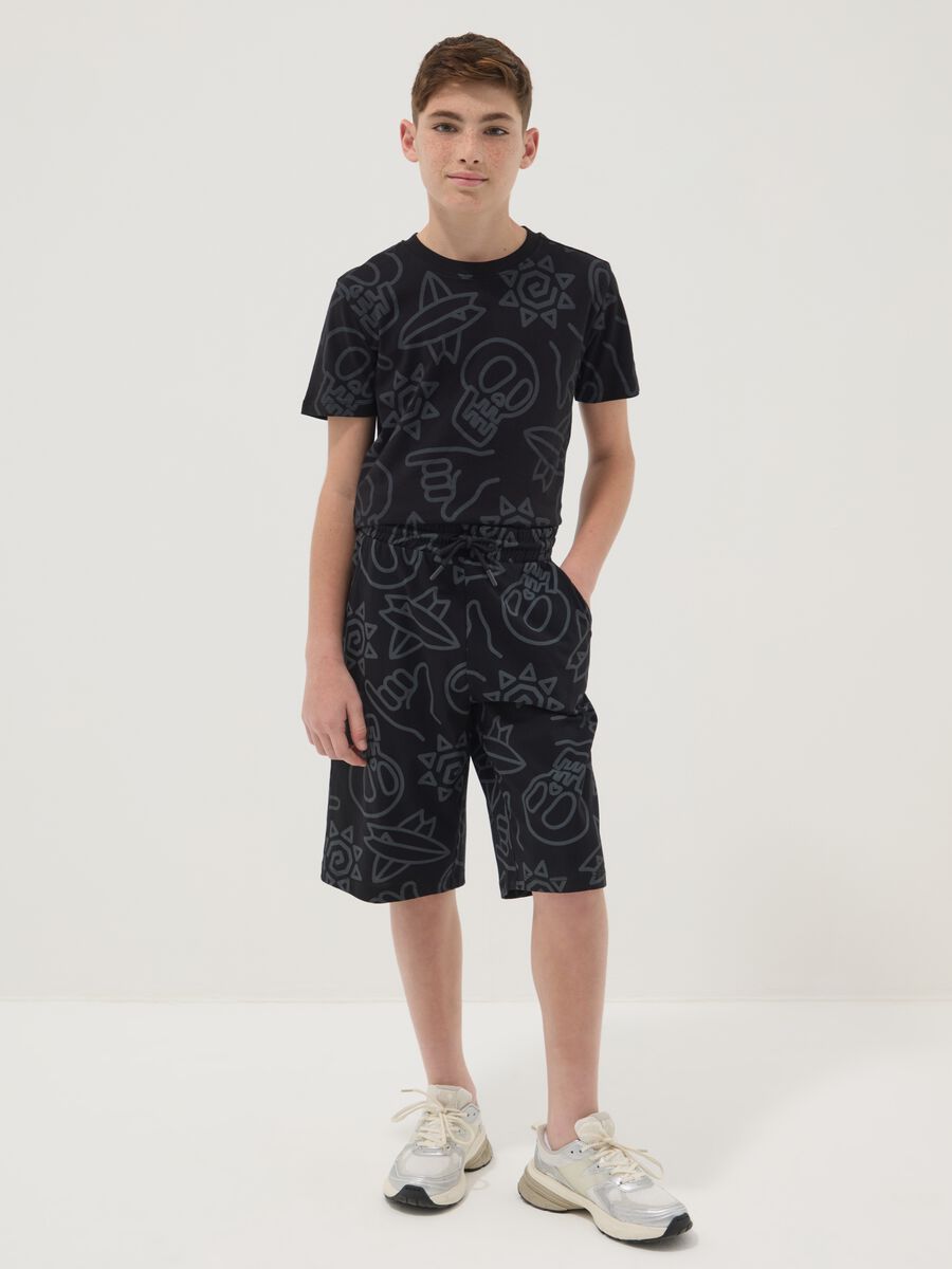 Black pure cotton all-over print shorts for boys, regular fit_0