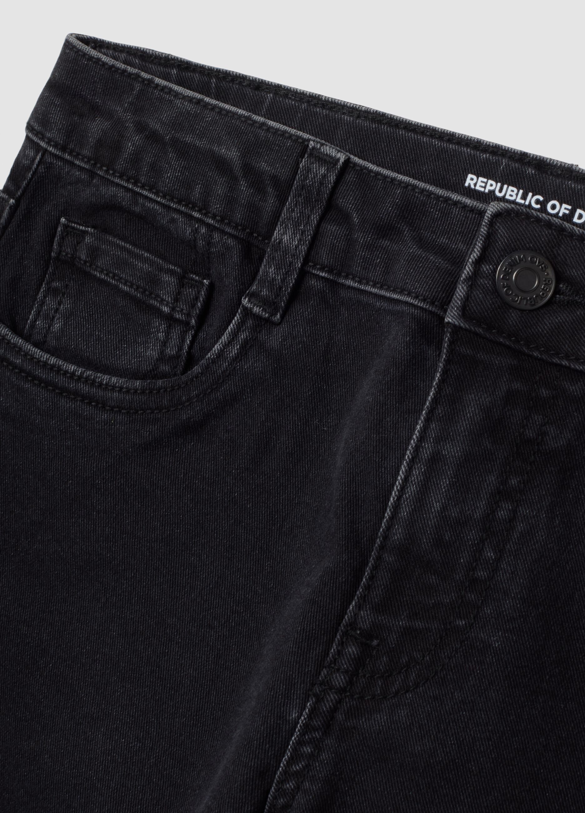 Jeans denim neri in cotone elasticizzato regular fit per ragazzo