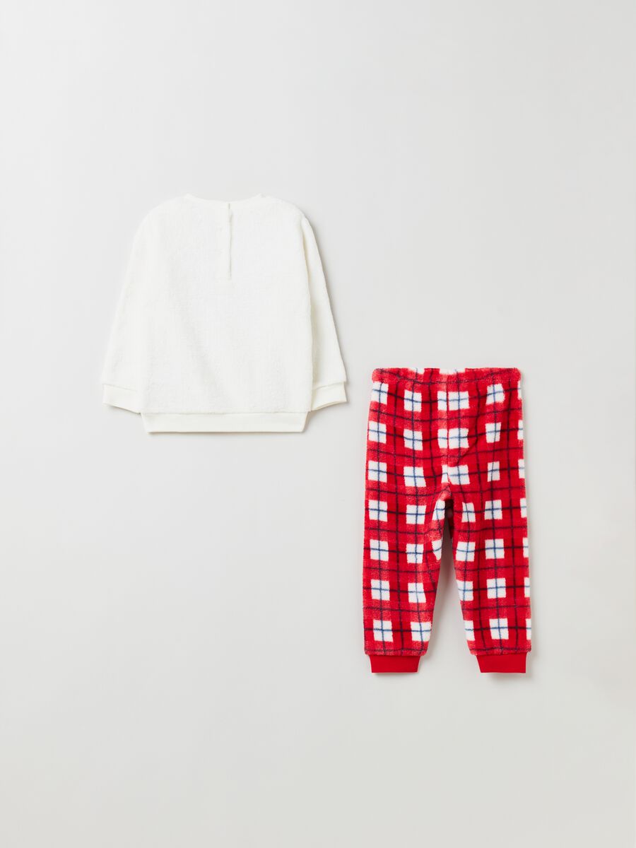 Pijama de tejido polar con bordado navideño_1