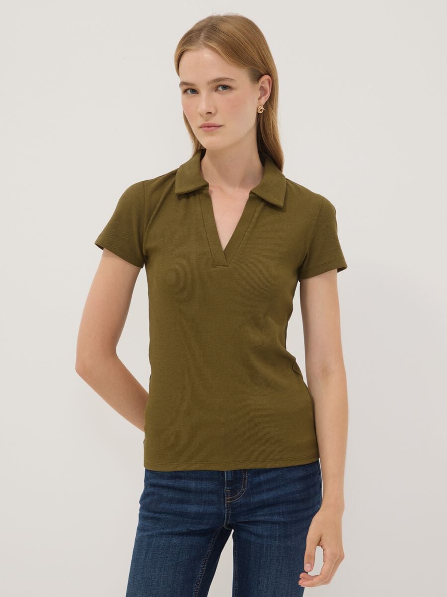 Green stretch cotton V-neck polo shirt with open neckline, regular fit_0