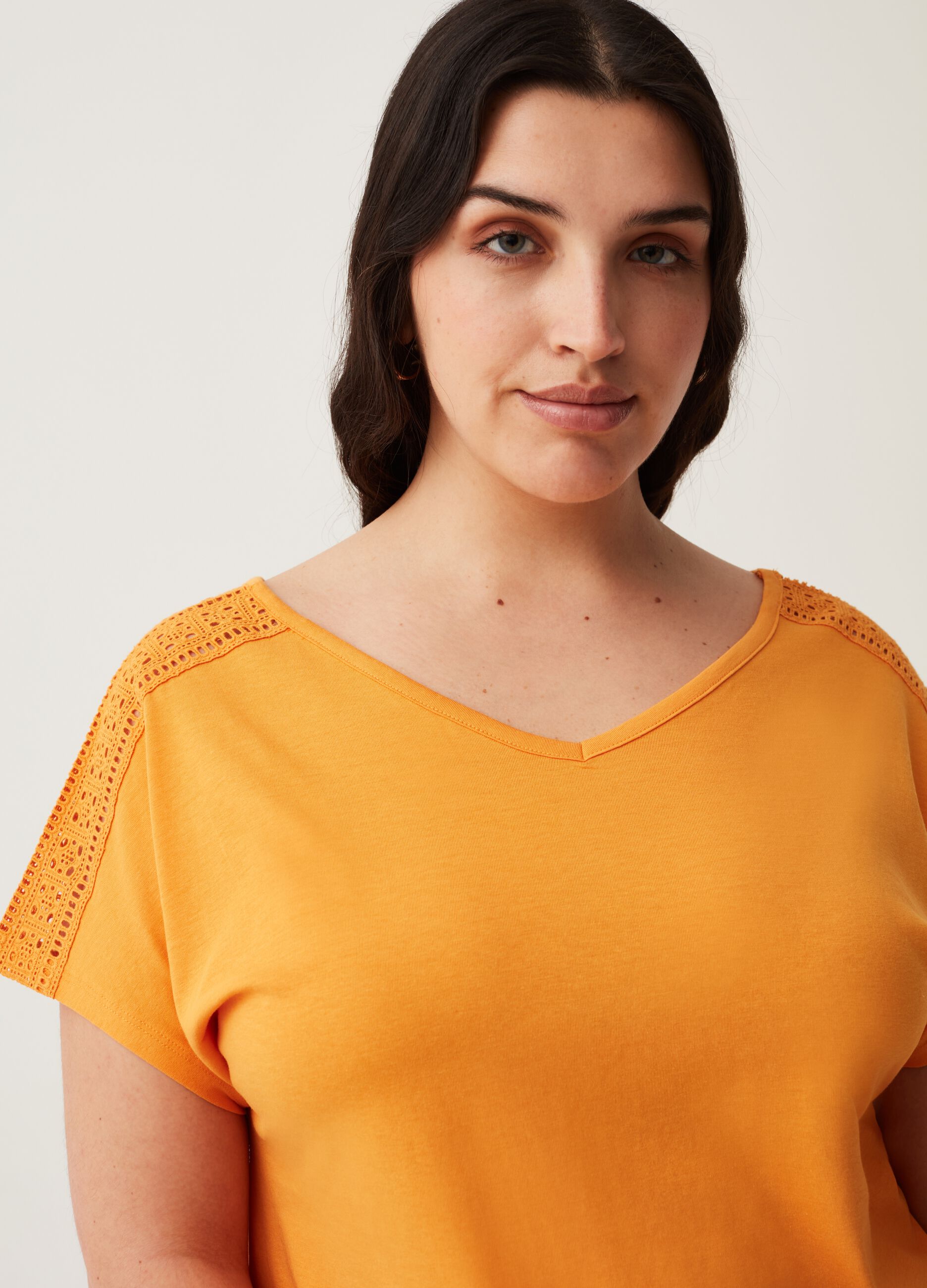 MYA Curvy T-shirt with broderie anglaise insert_1