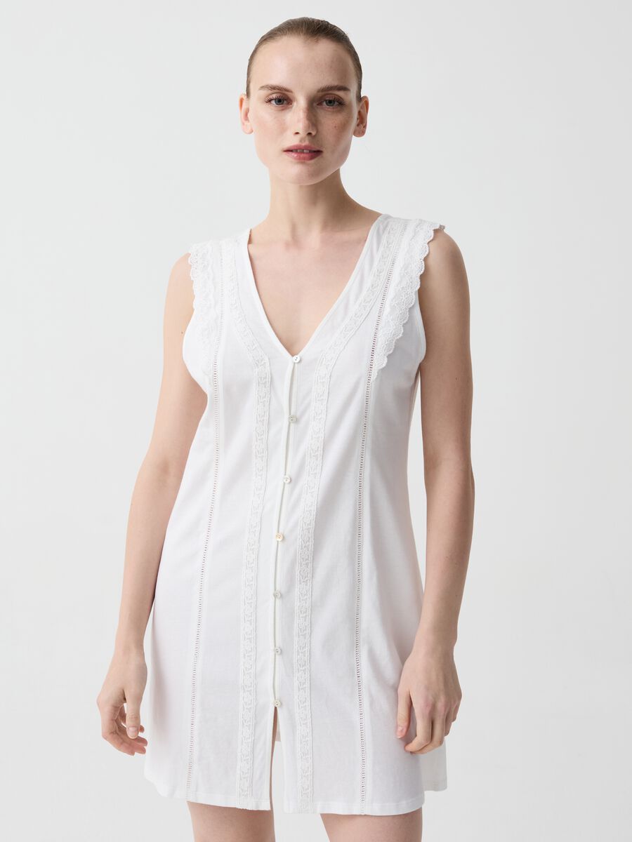 Nightshirt with lace and buttons_1
