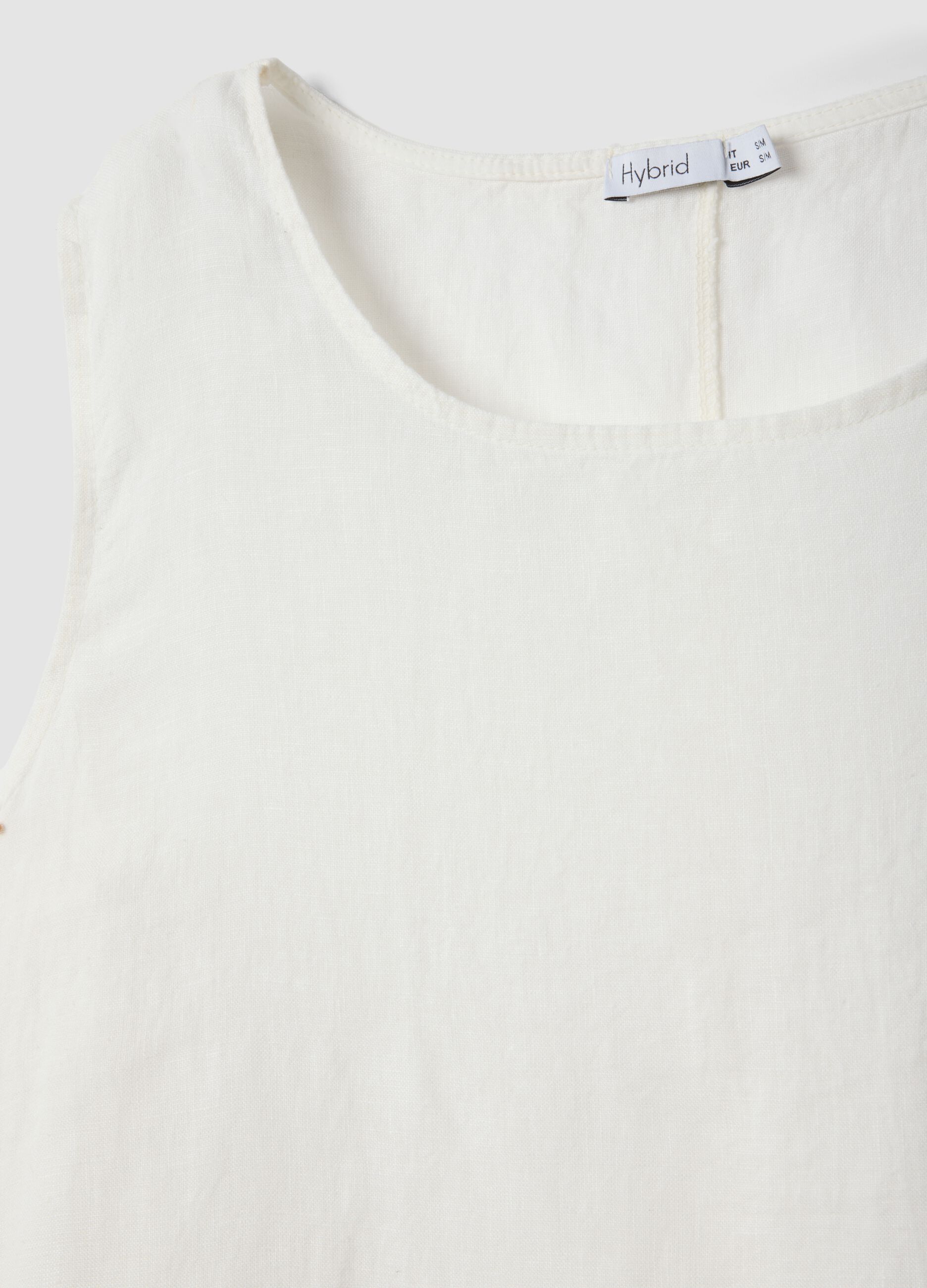 Vestido branco comprido em linho puro, corte regular