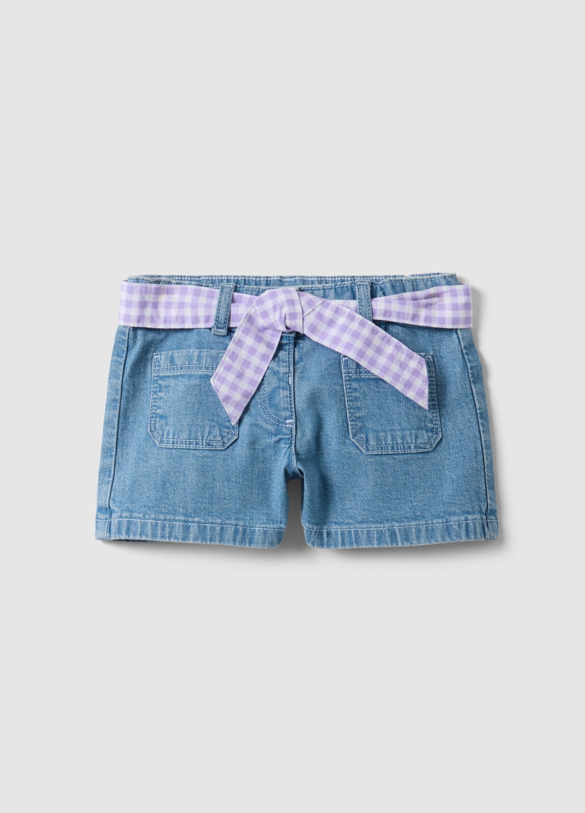Girls&rsquo; blue denim shorts in stretch cotton with gingham belt