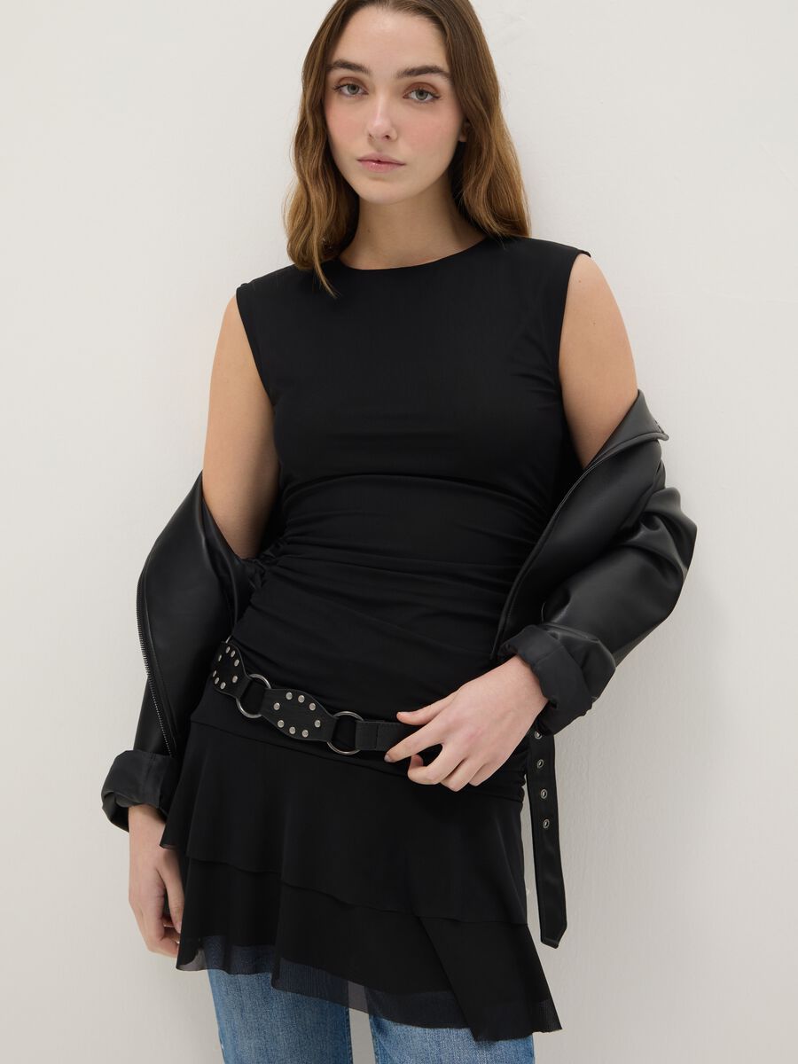 Schwarzes &auml;rmelloses Kleid mit regul&auml;rer Passform_2