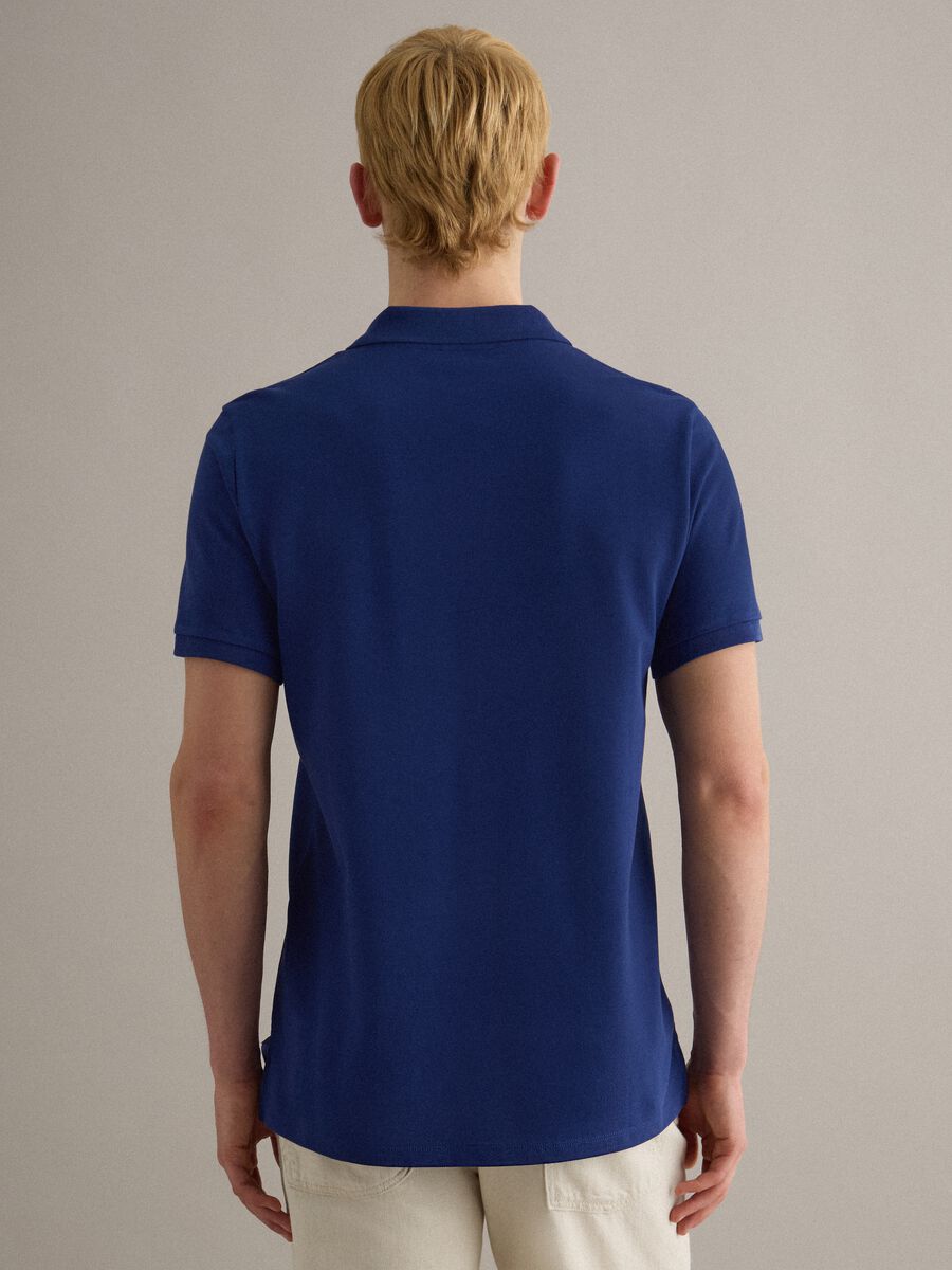 Kurzarm-Polo aus reinem blauen Baumwolle im Regular Fit_3