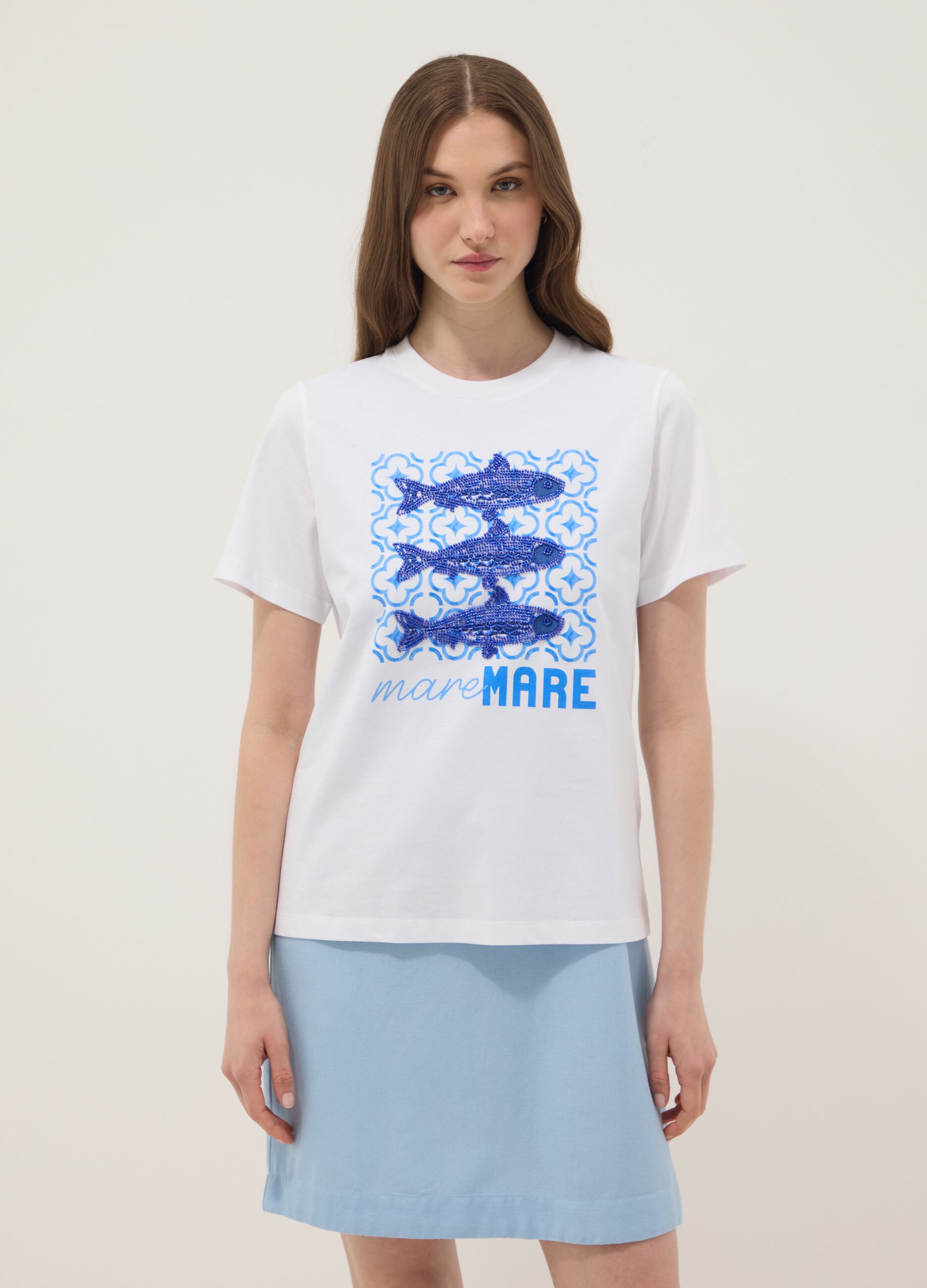 White 100% cotton T-shirt with front print