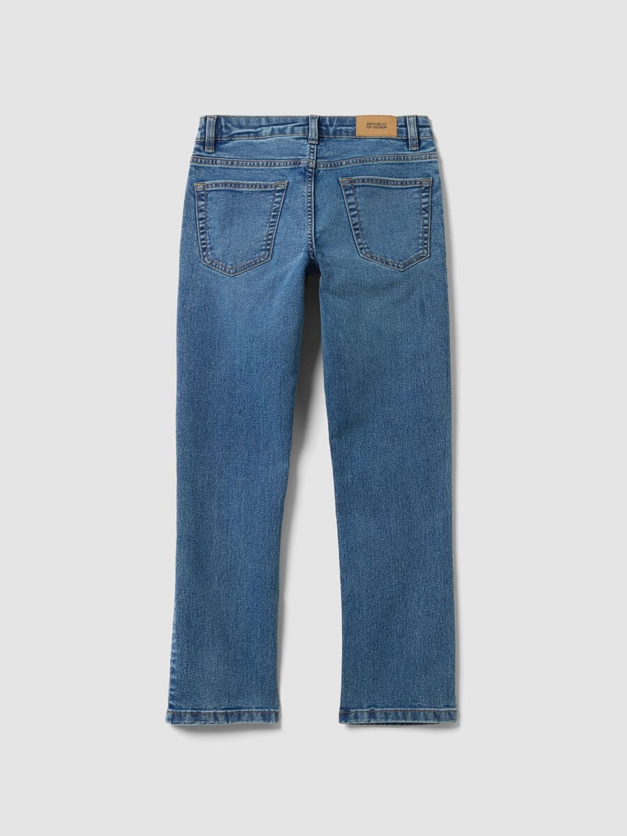 Jeans azuis regular fit em algod&atilde;o el&aacute;stico para rapaz_2