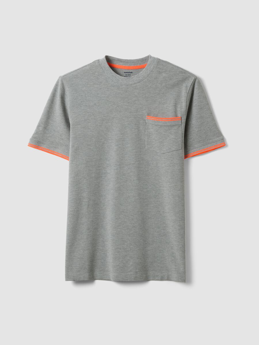 Graues T-Shirt aus Stretch-Baumwolle mit Brusttasche_4