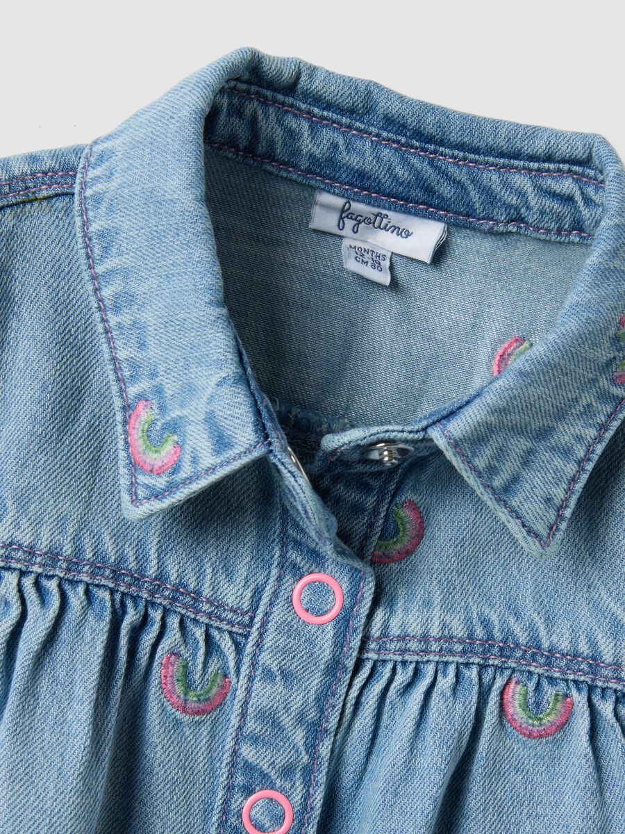 Vestido de mistura de algod&atilde;o denim azul para meninas com arcos-&iacute;ris_3