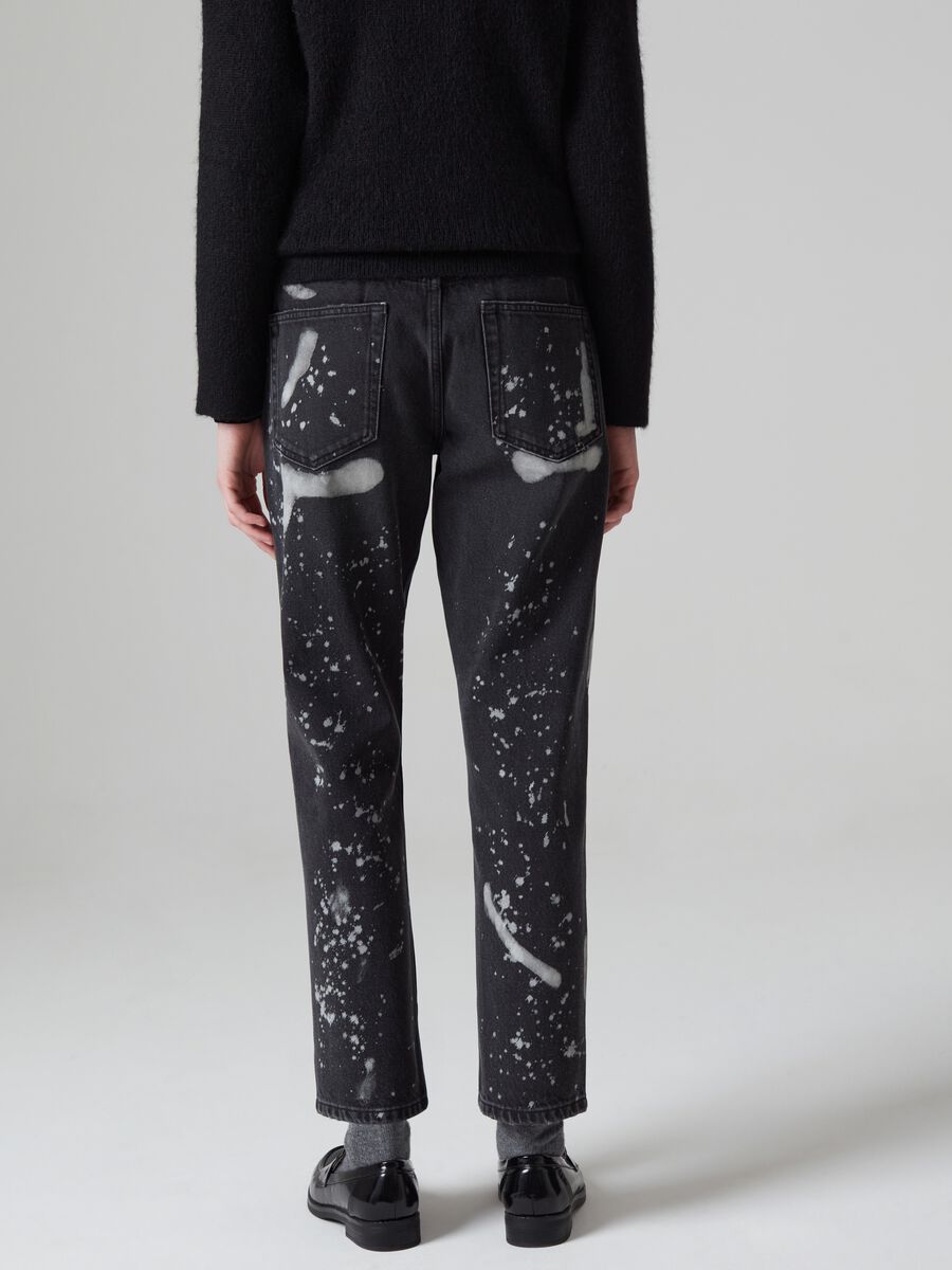 Straight-fit jeans with paint-effect print_4