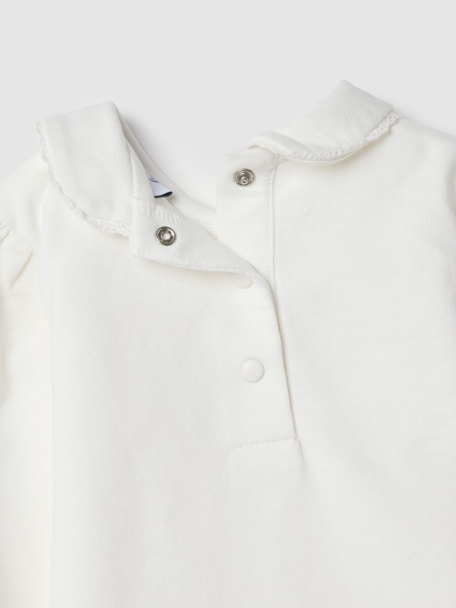 Multicoloured pure cotton sweatshirt set and trousers for infant girls regular fit_3