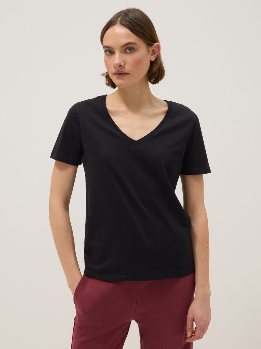 Black pure cotton V-neck regular fit T-shirt_0